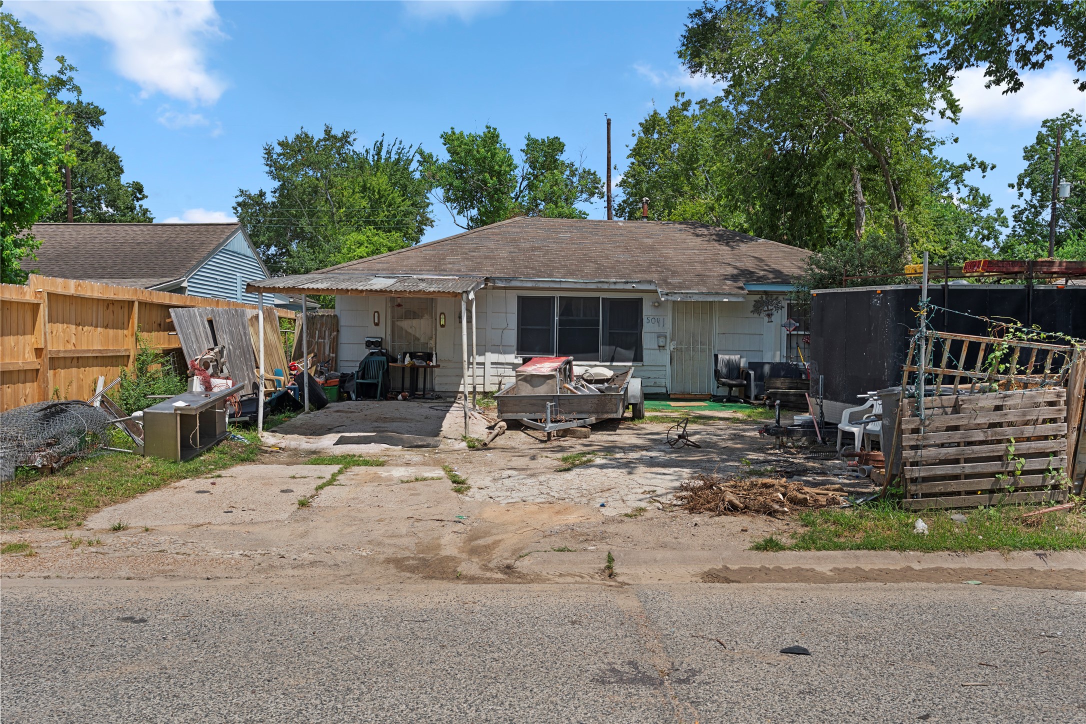 Listing photo 1