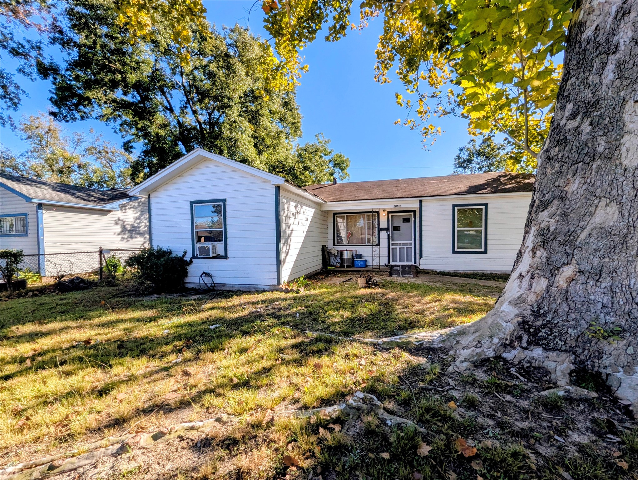 Listing photo 1