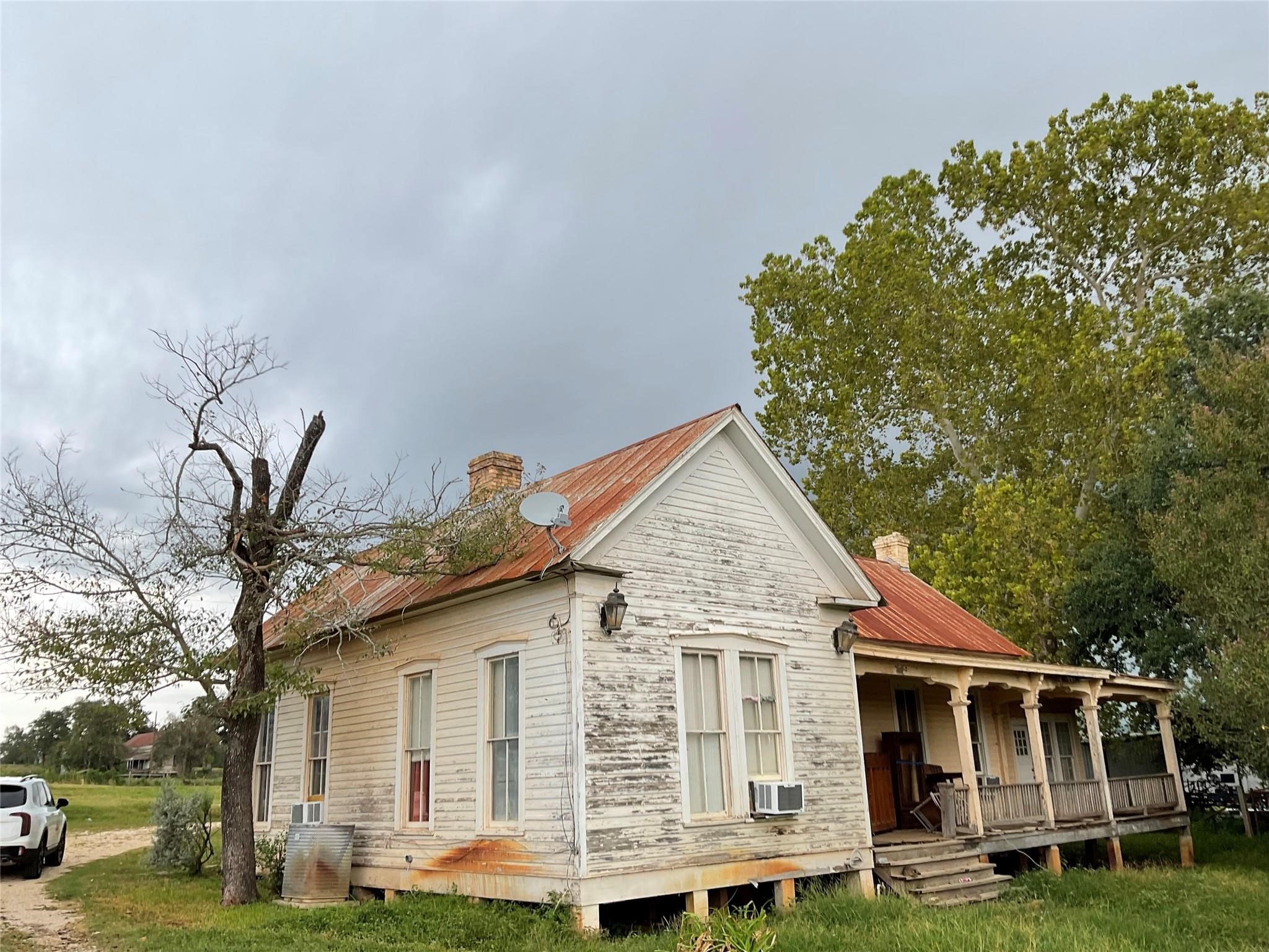 Listing photo 1