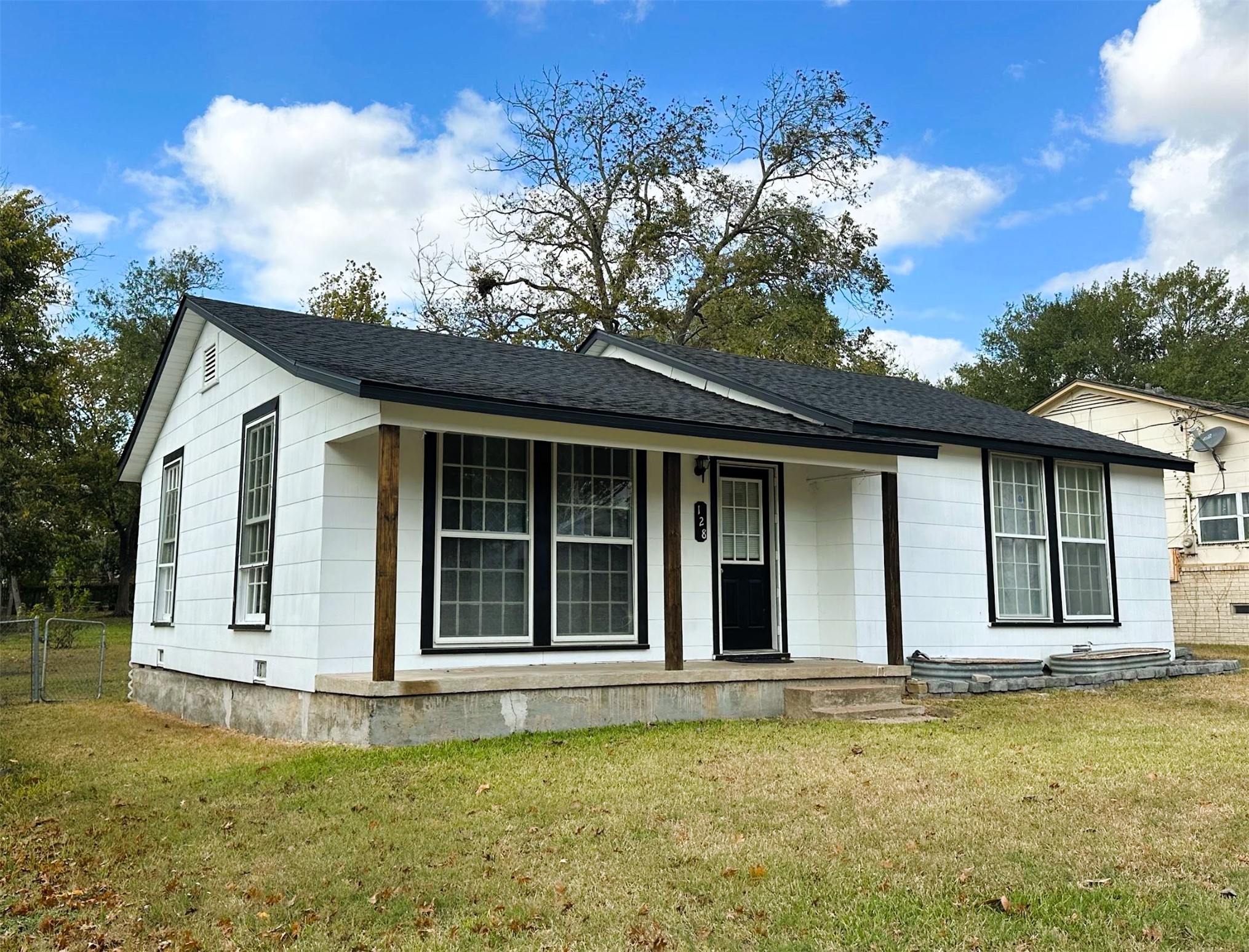 Listing photo 1