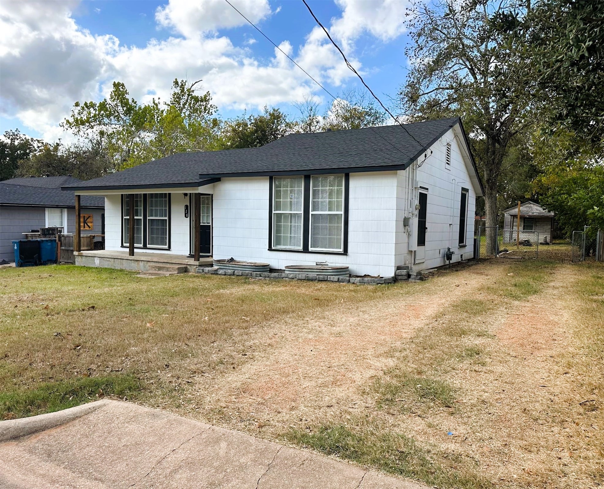 Listing photo 1