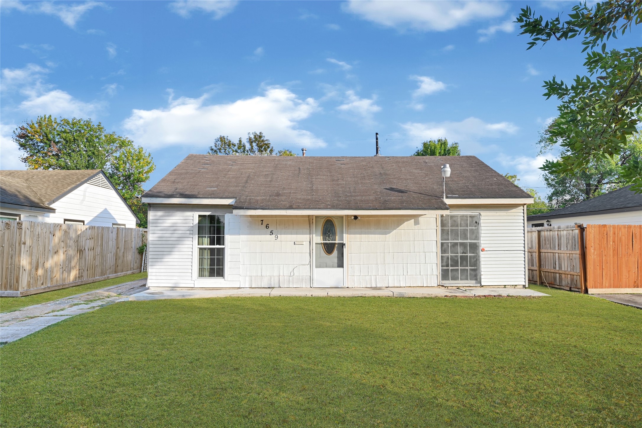 Listing photo 1