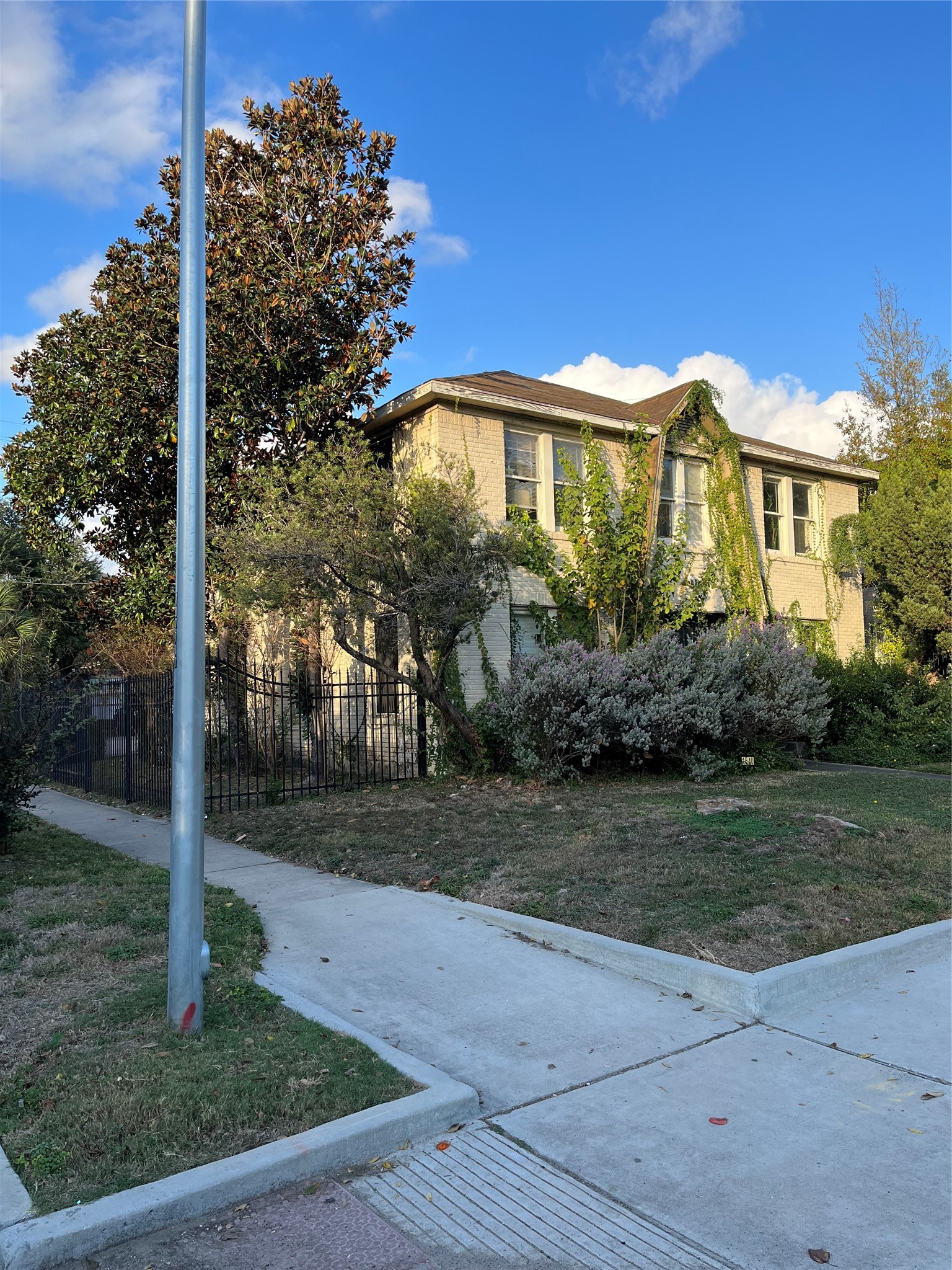 Listing photo 1