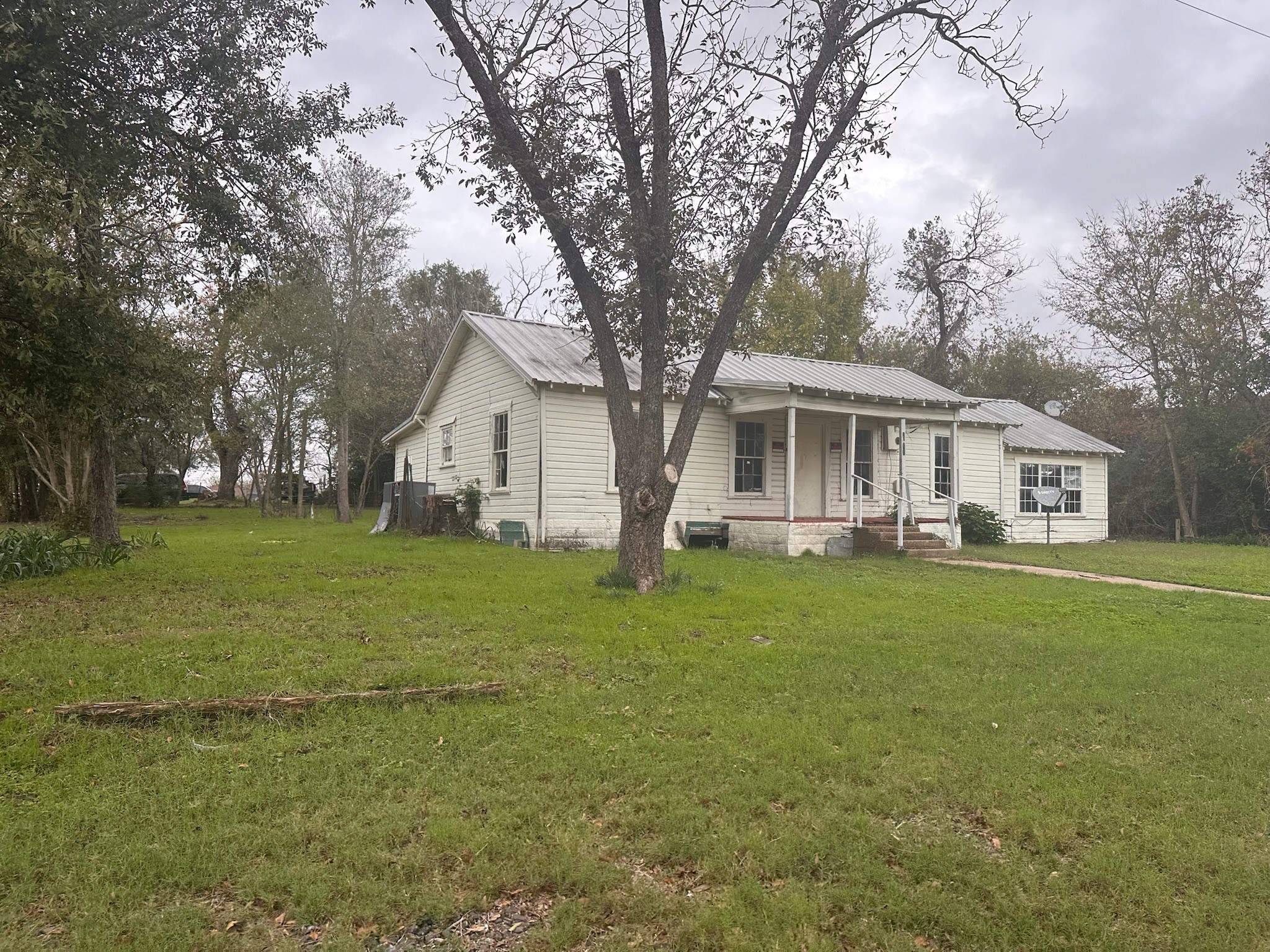 Listing photo 1