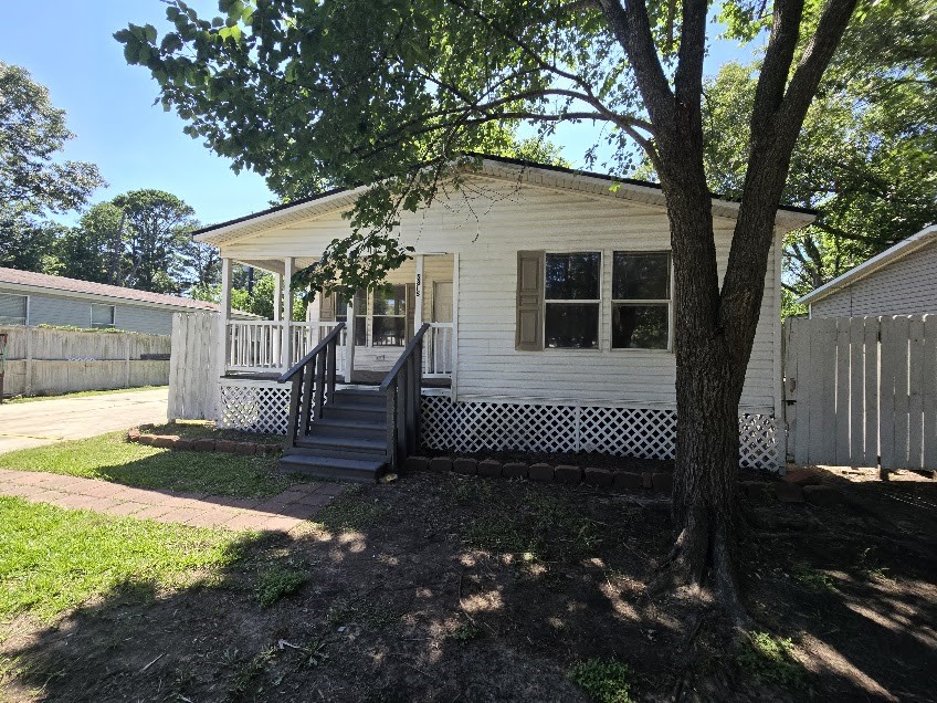 Listing photo 1