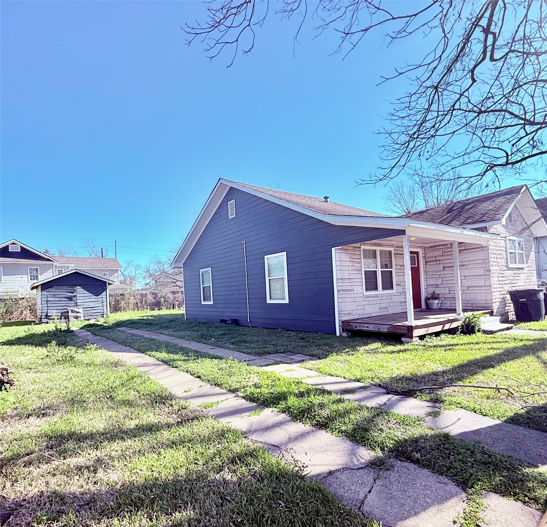 Listing photo 1