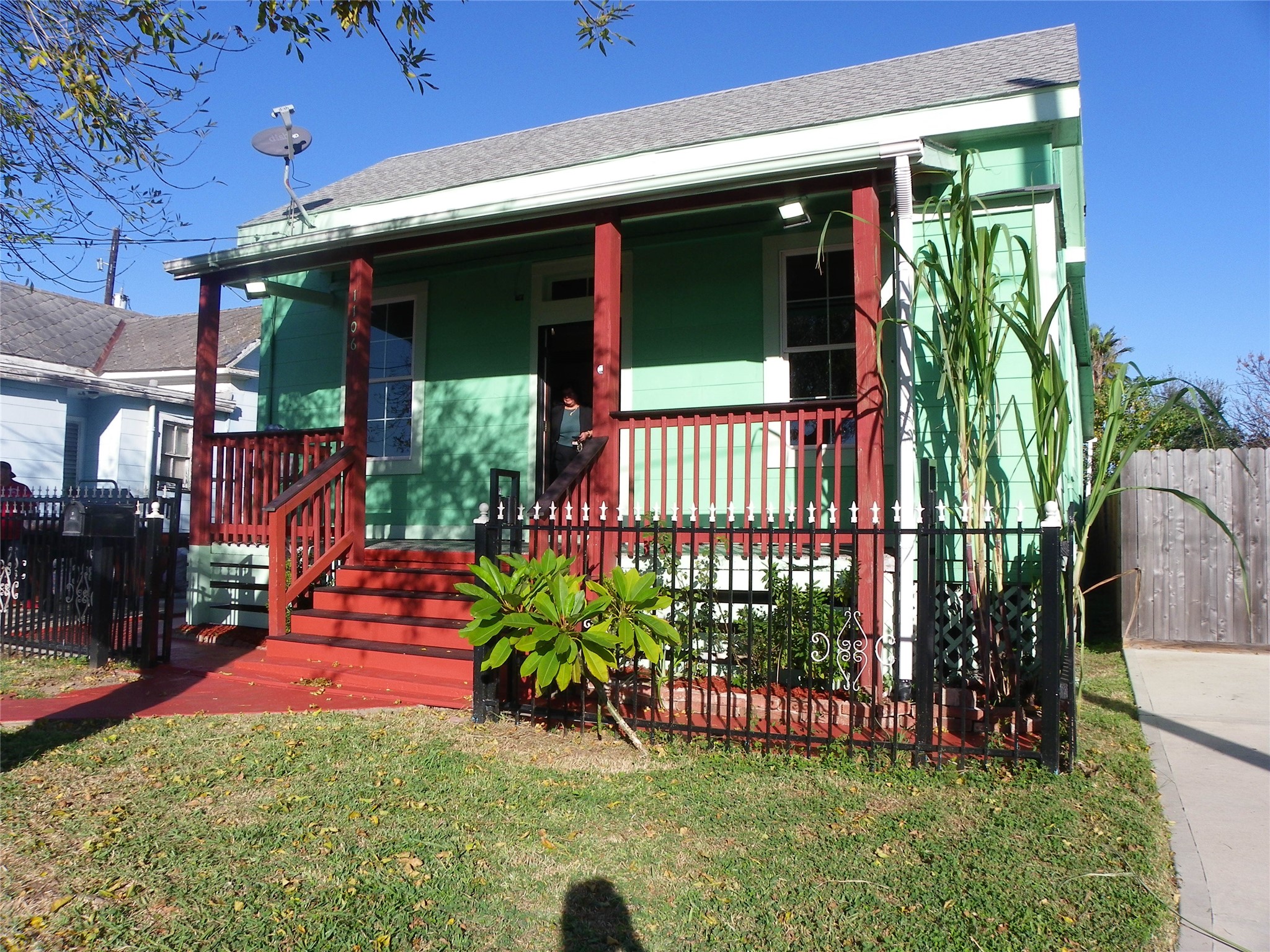 Listing photo 1