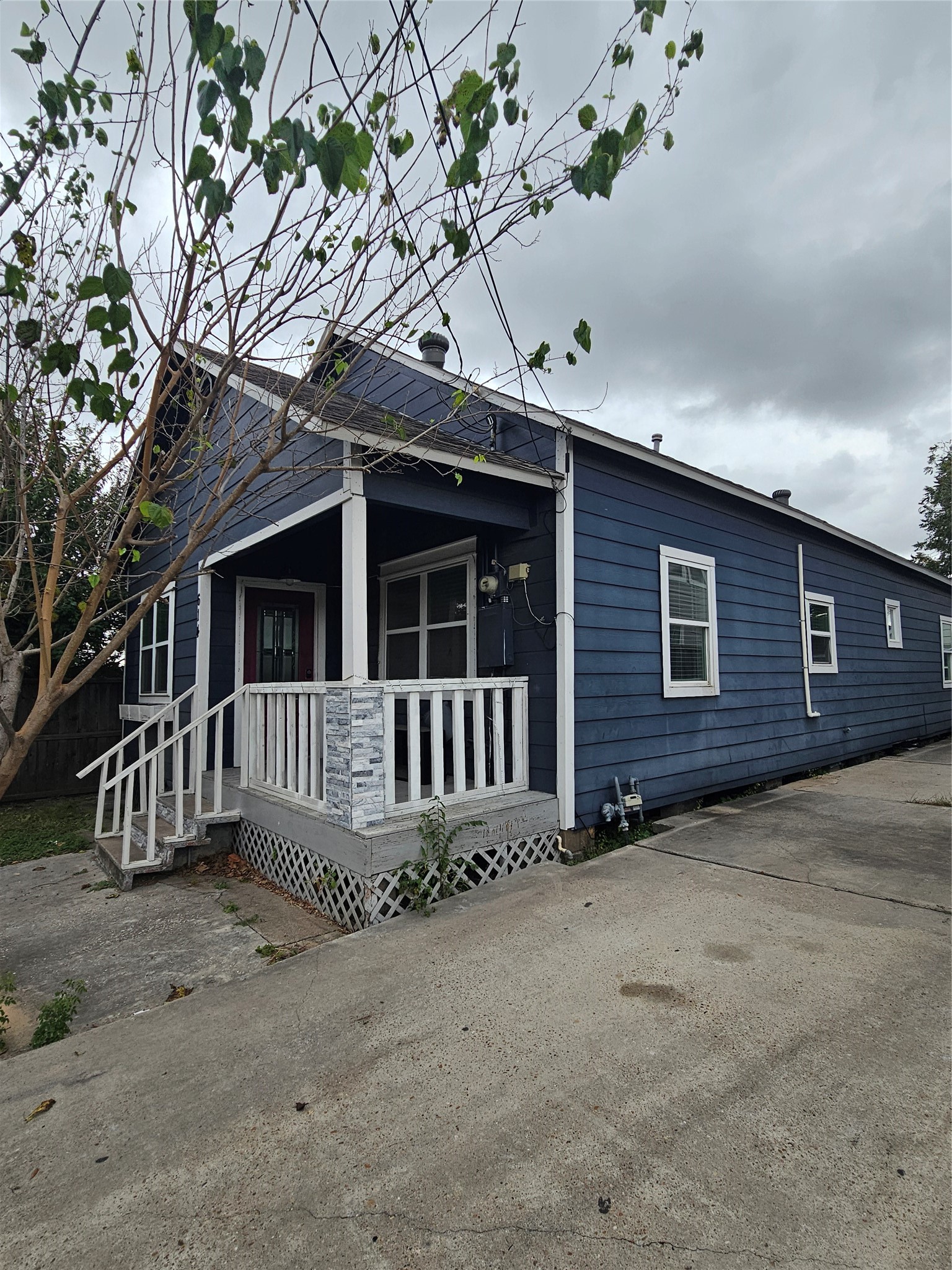 Listing photo 1
