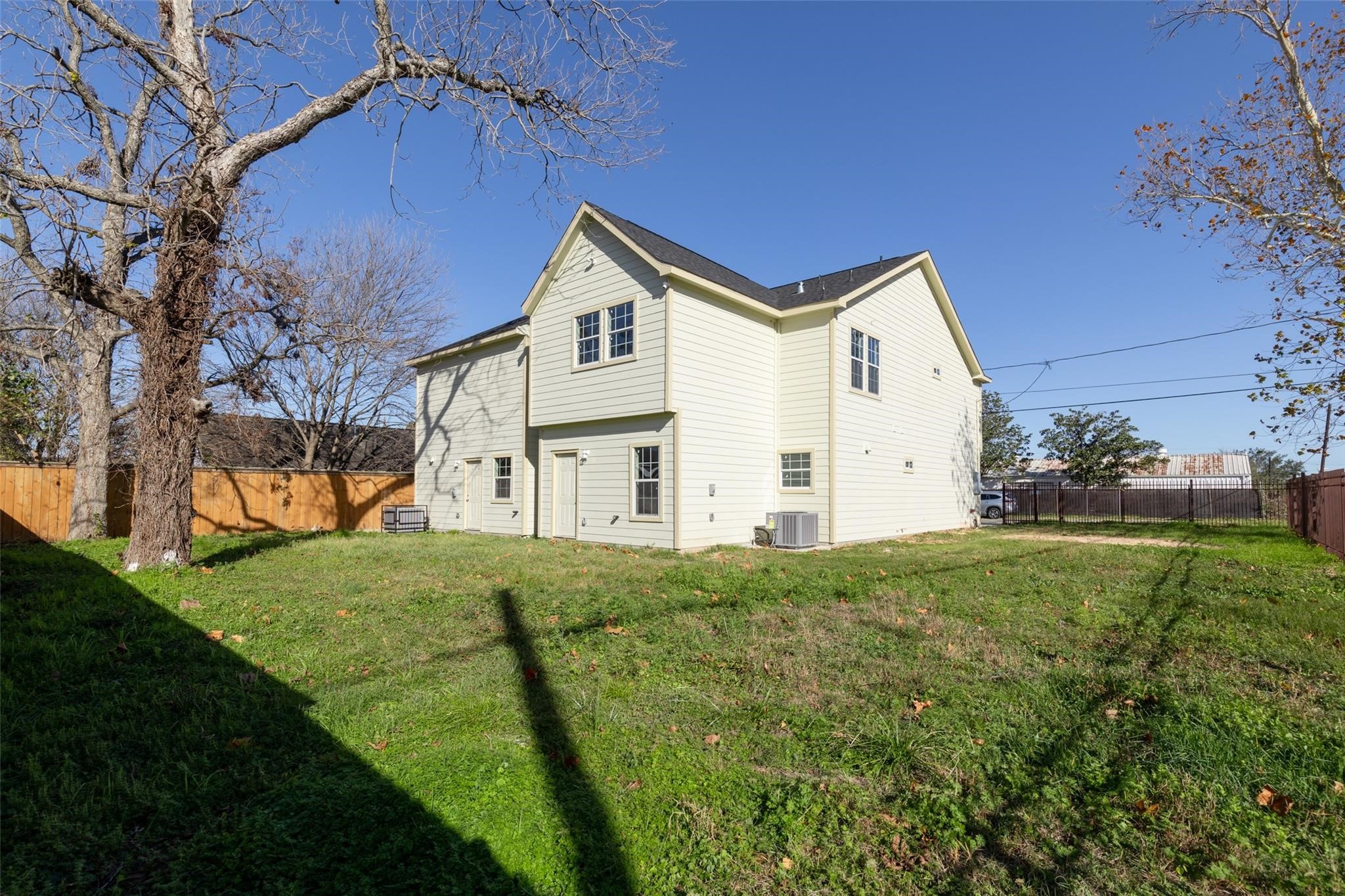 Listing photo 4