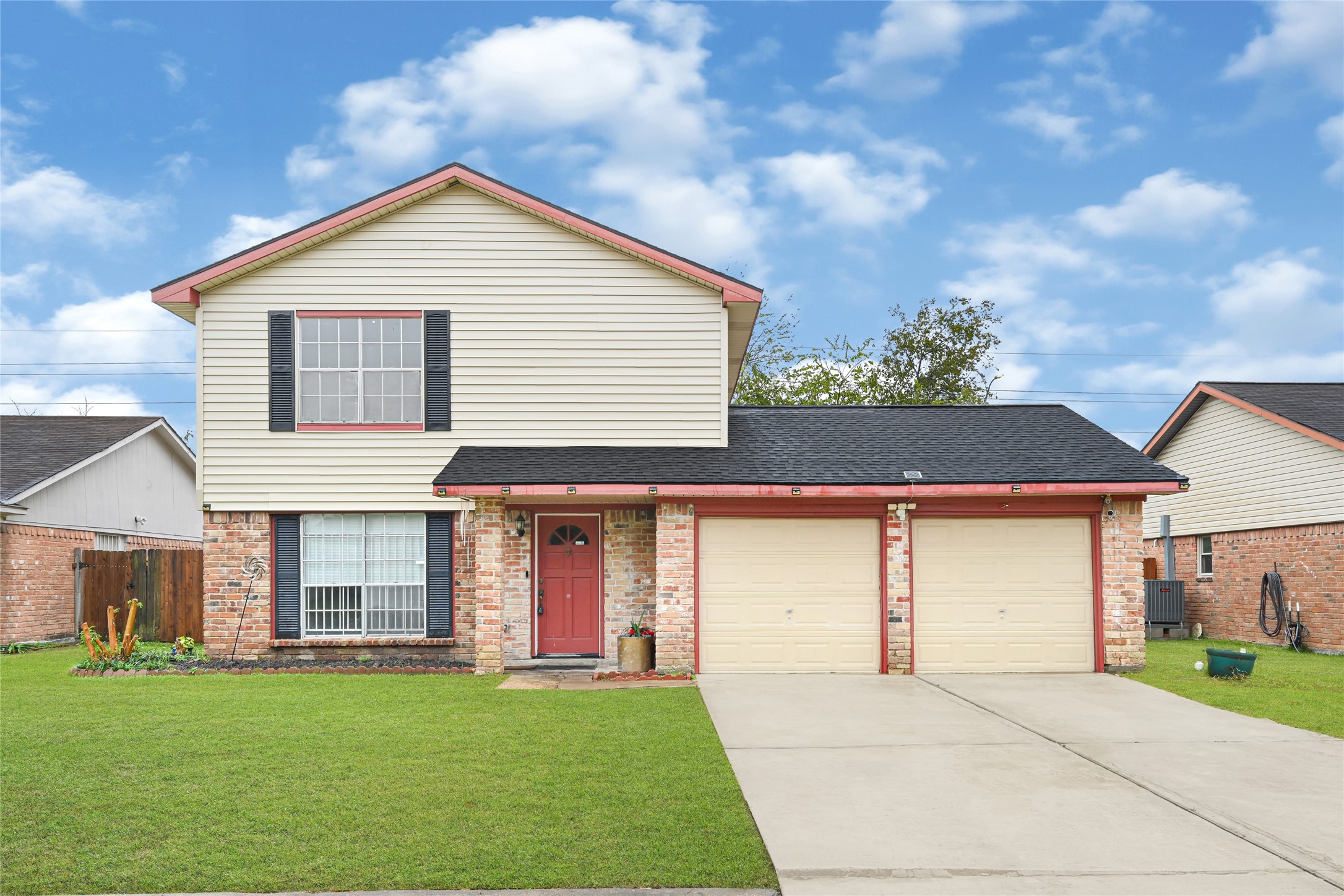 Listing photo 1