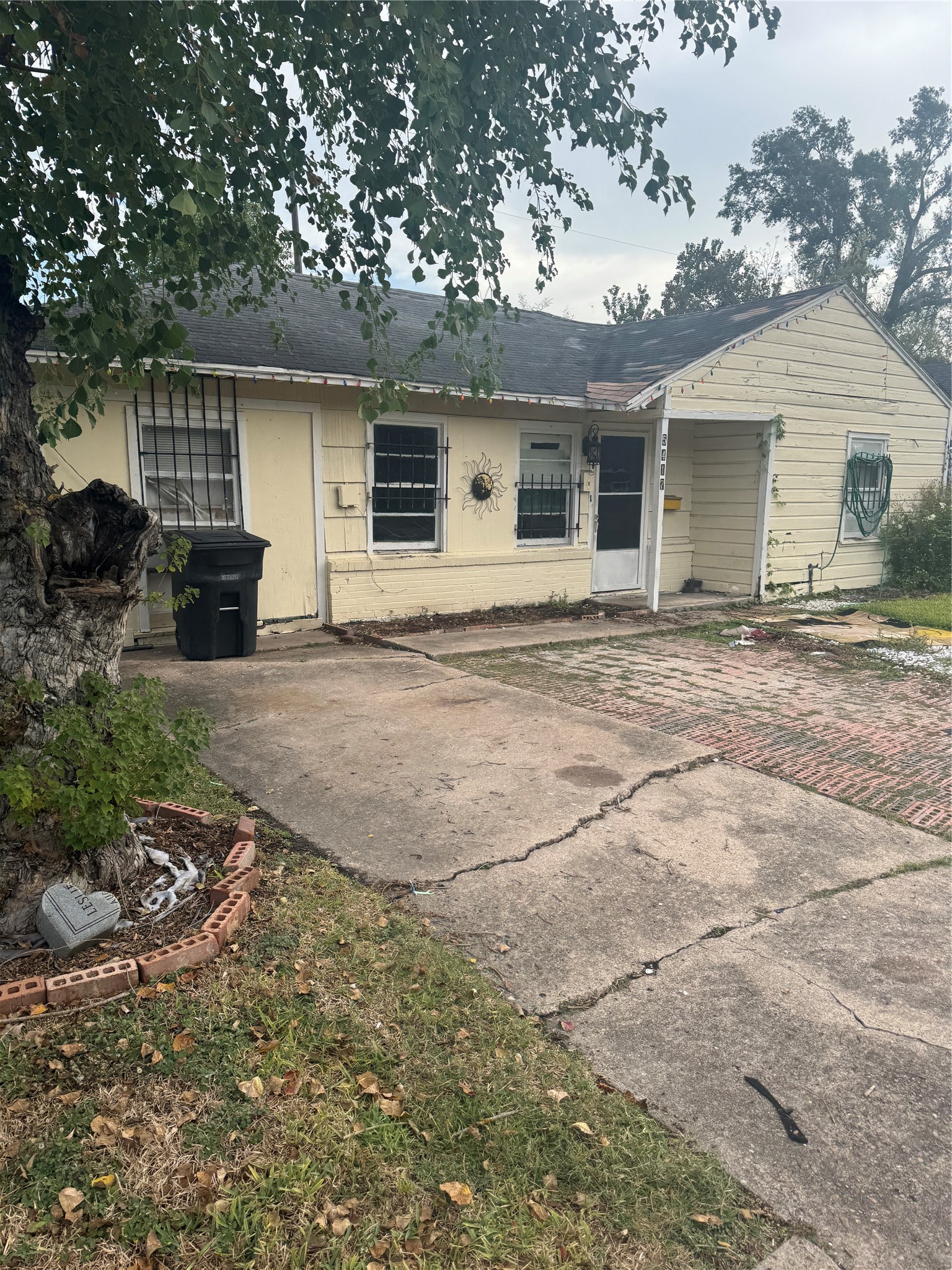 Listing photo 1