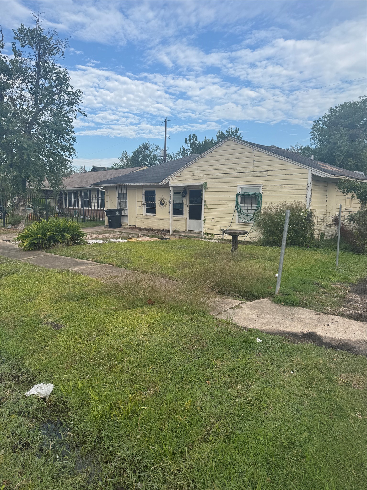 Listing photo 1
