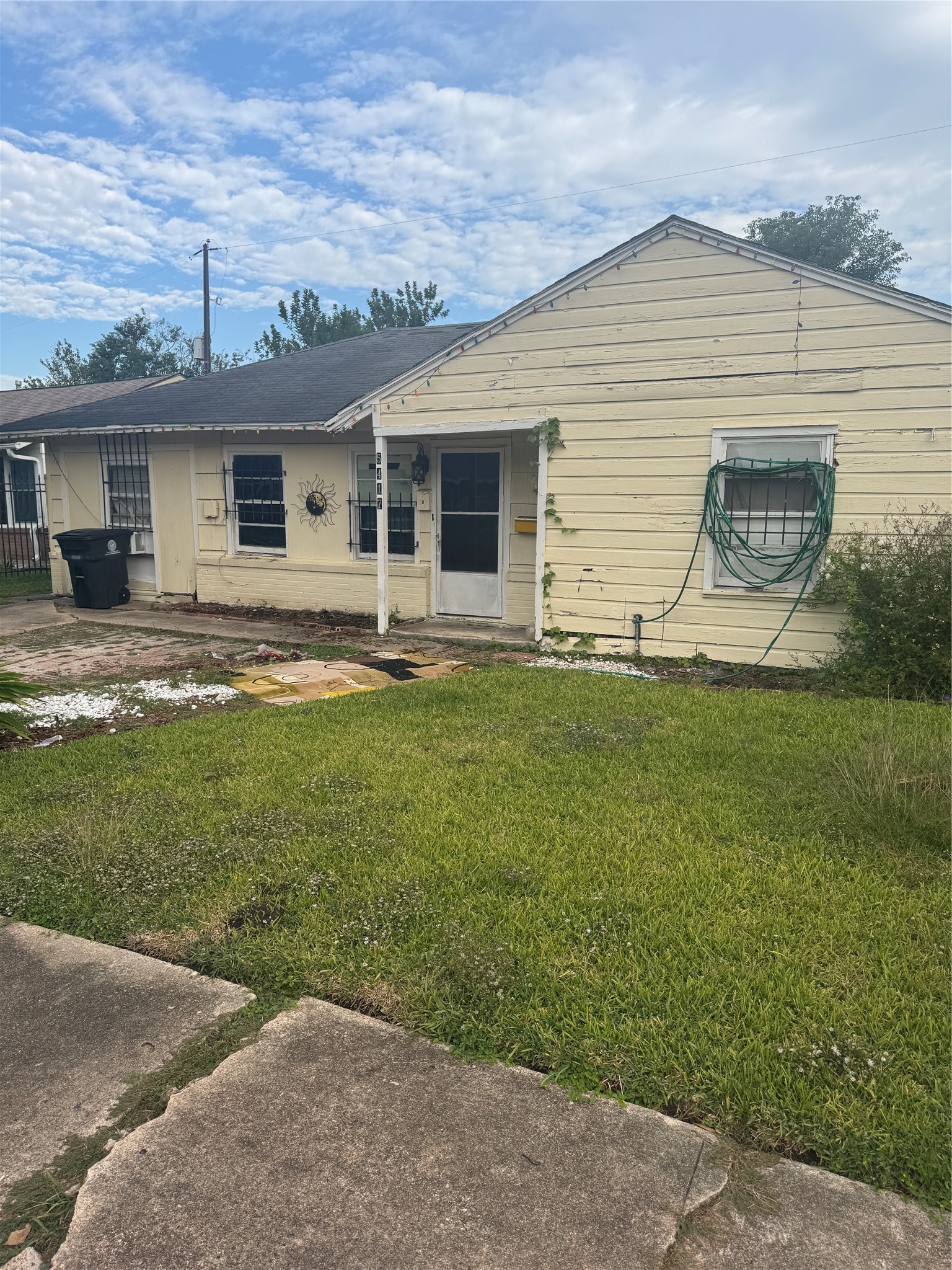 Listing photo 1
