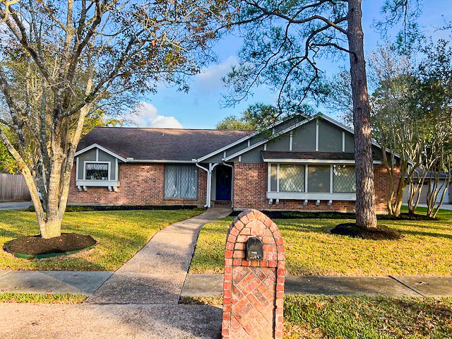 Listing photo 2