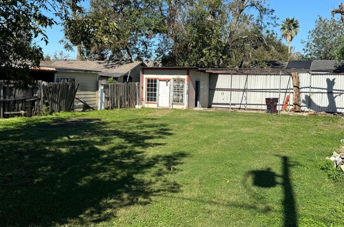 Listing photo 4