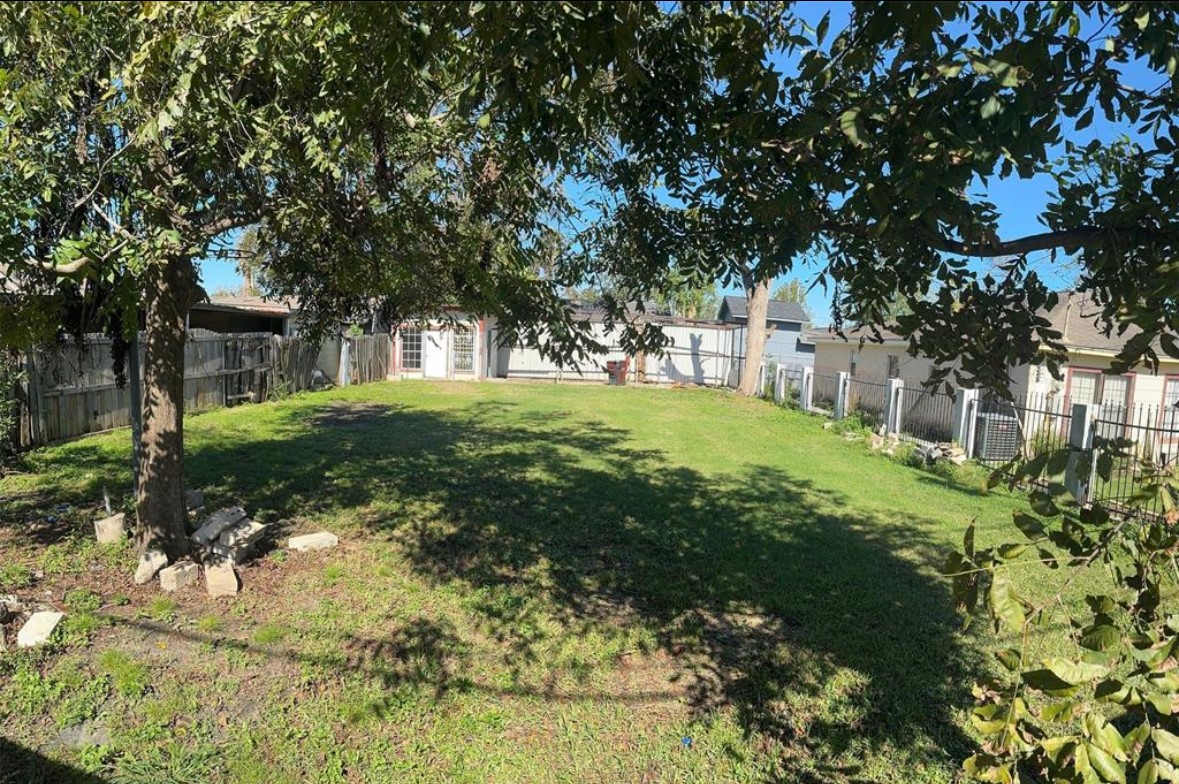 Listing photo 5