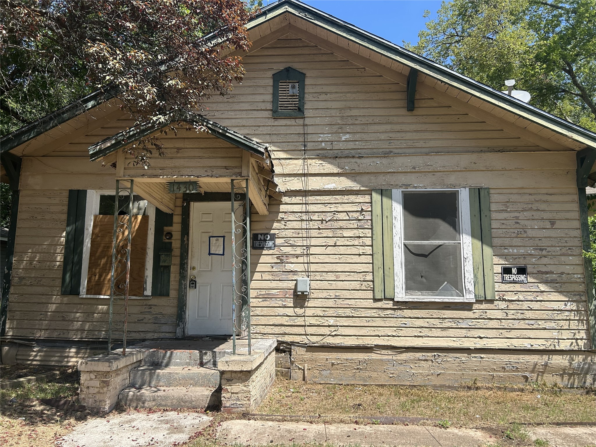 Listing photo 2