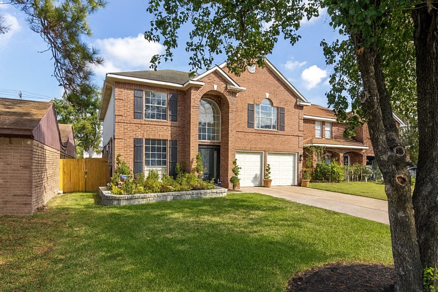 Listing photo 2