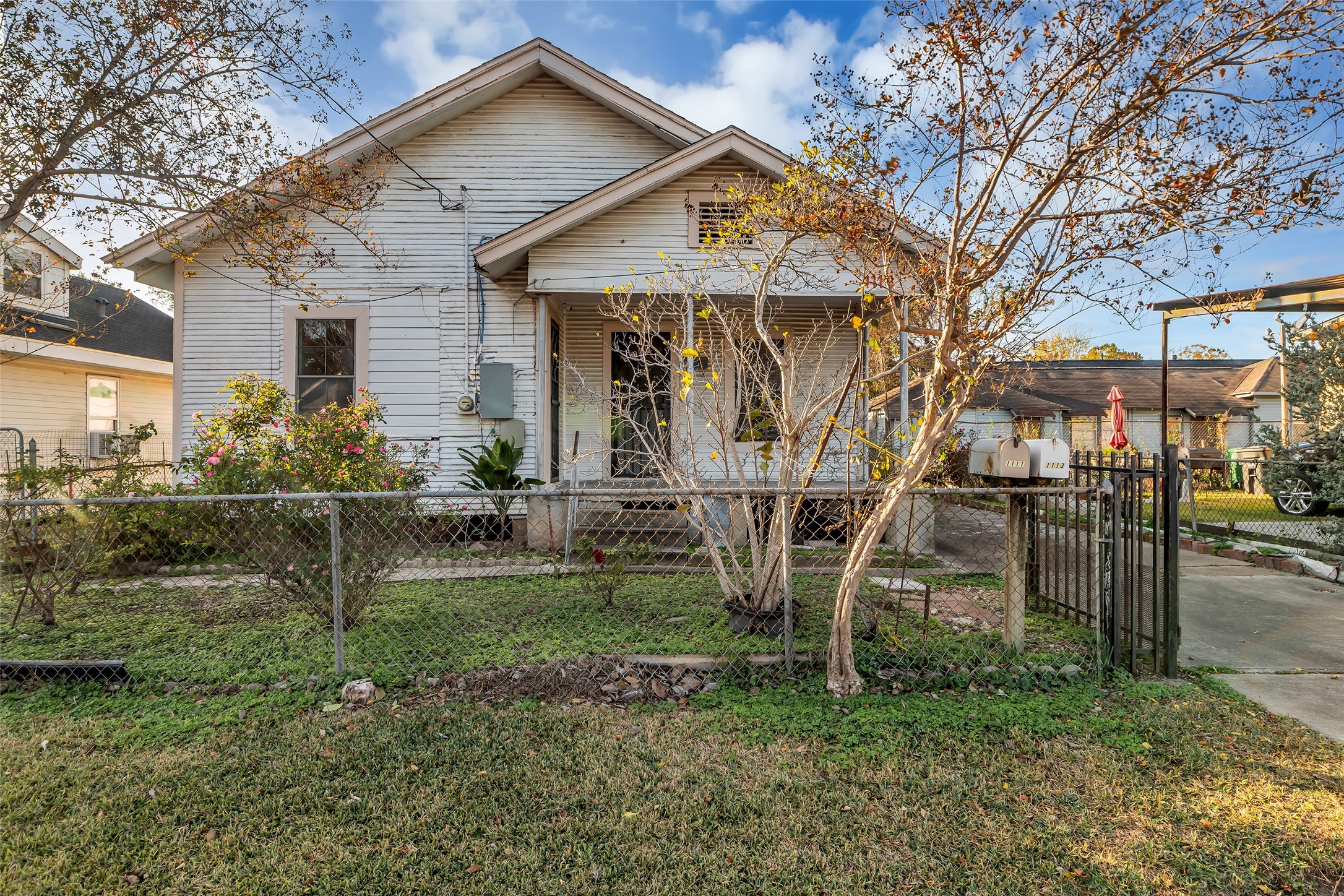 Listing photo 2
