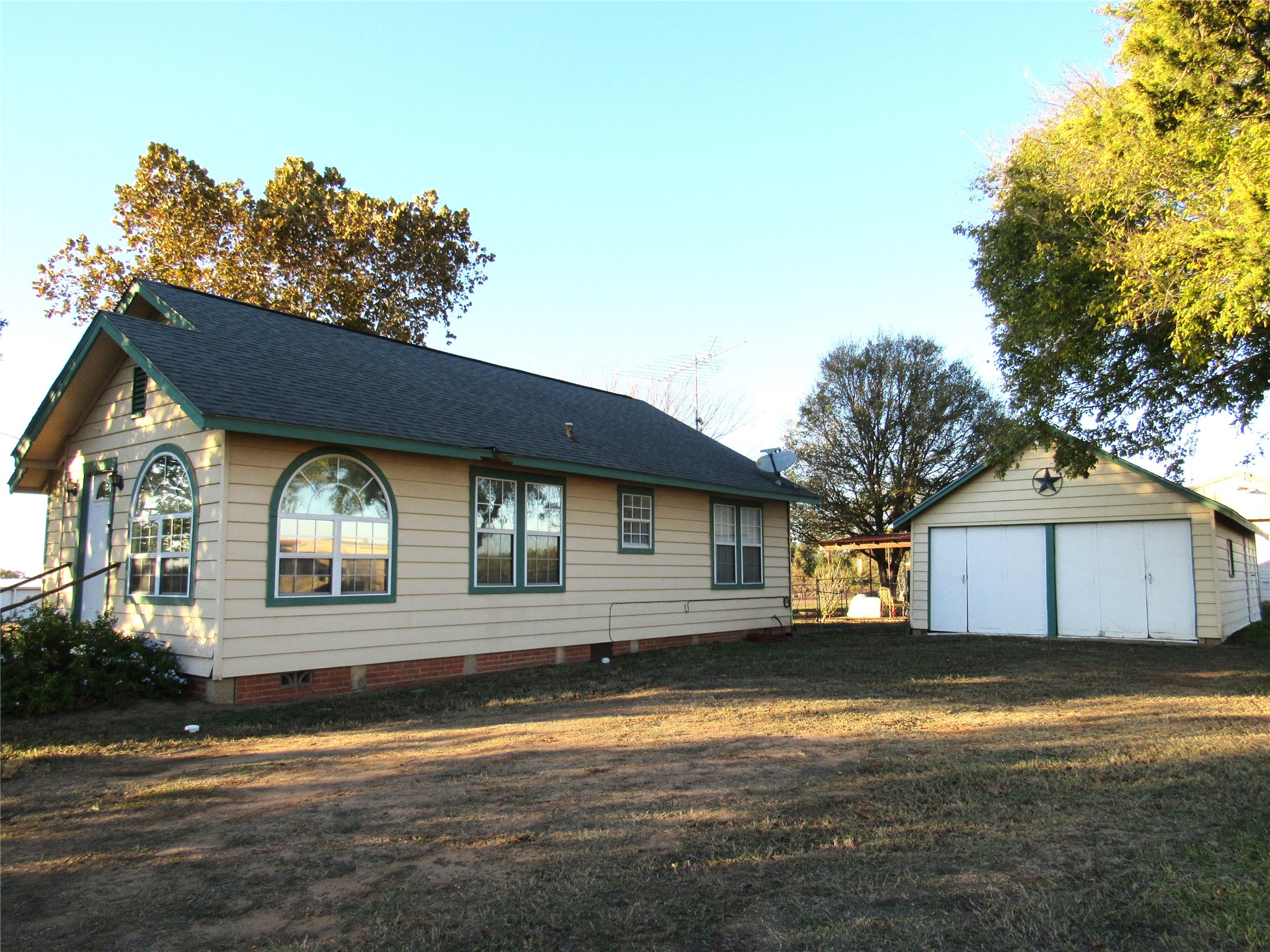 Listing photo 5