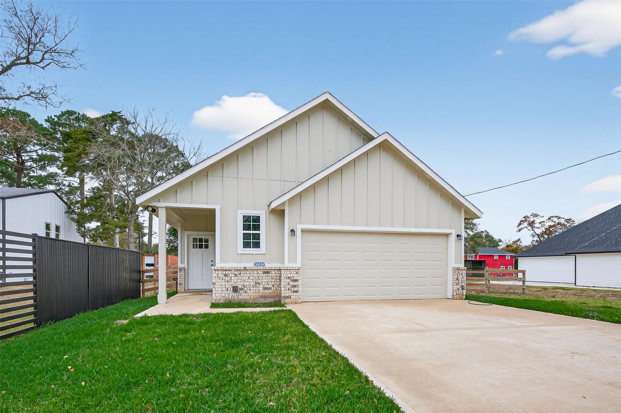 Listing photo 3