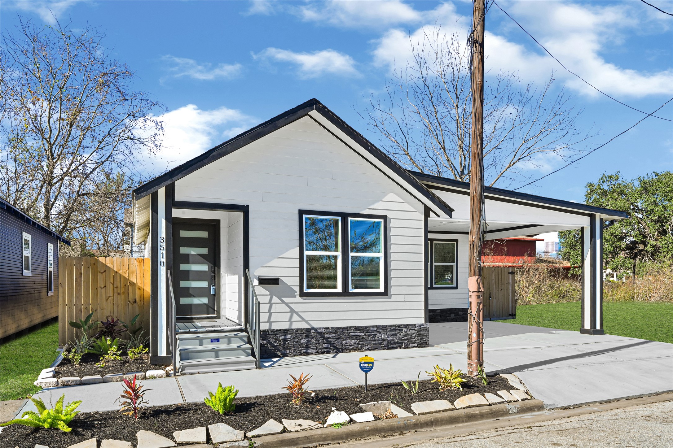 Listing photo 1