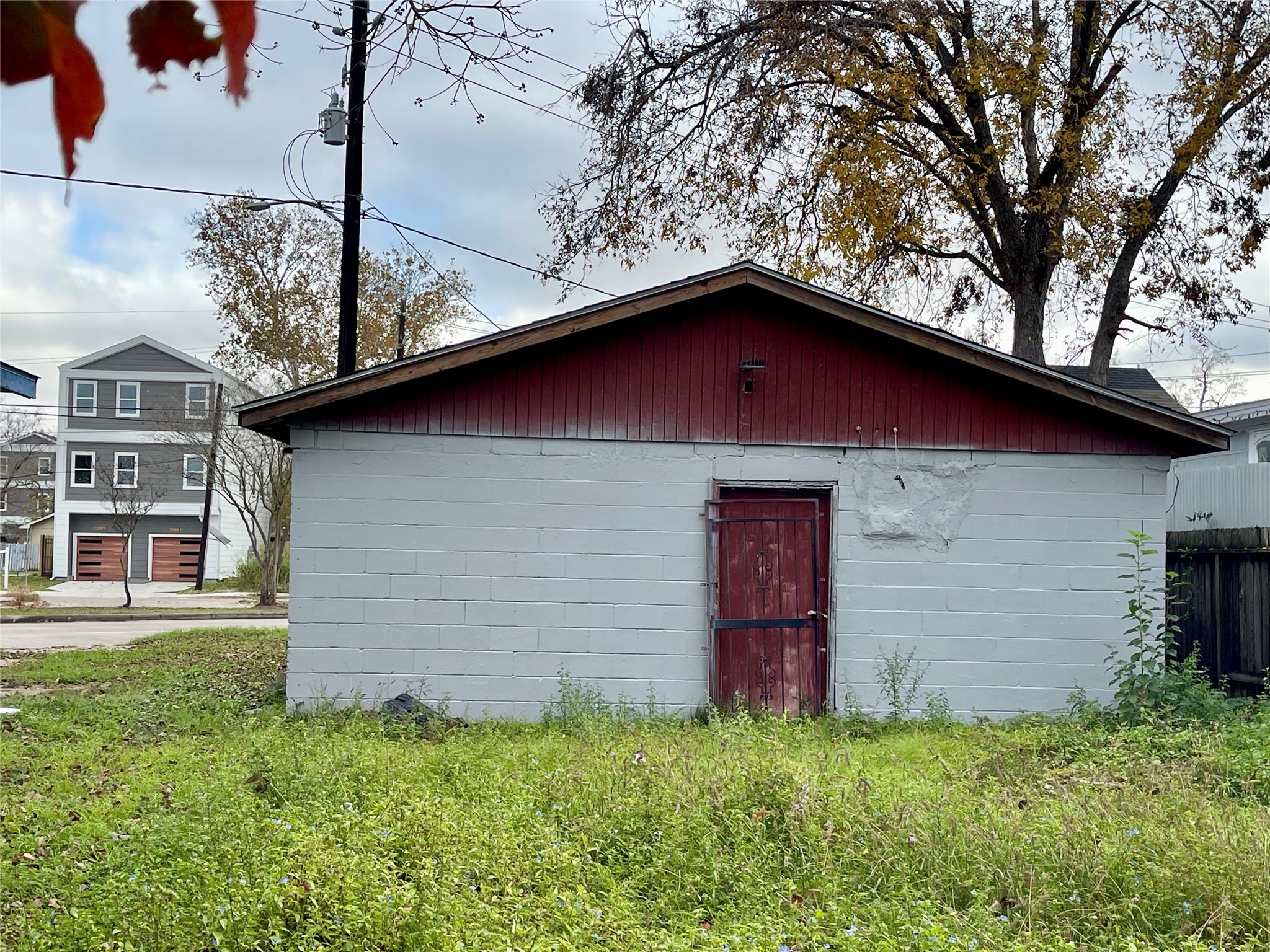 Listing photo 1