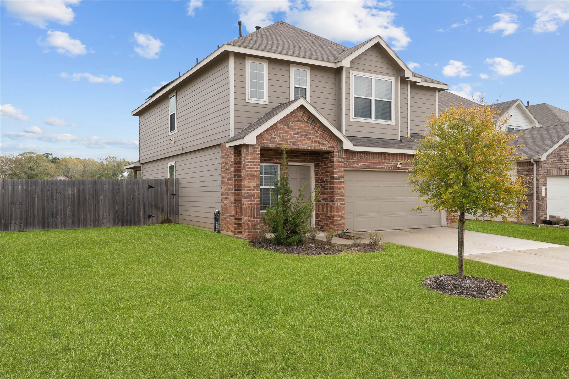 Listing photo 1