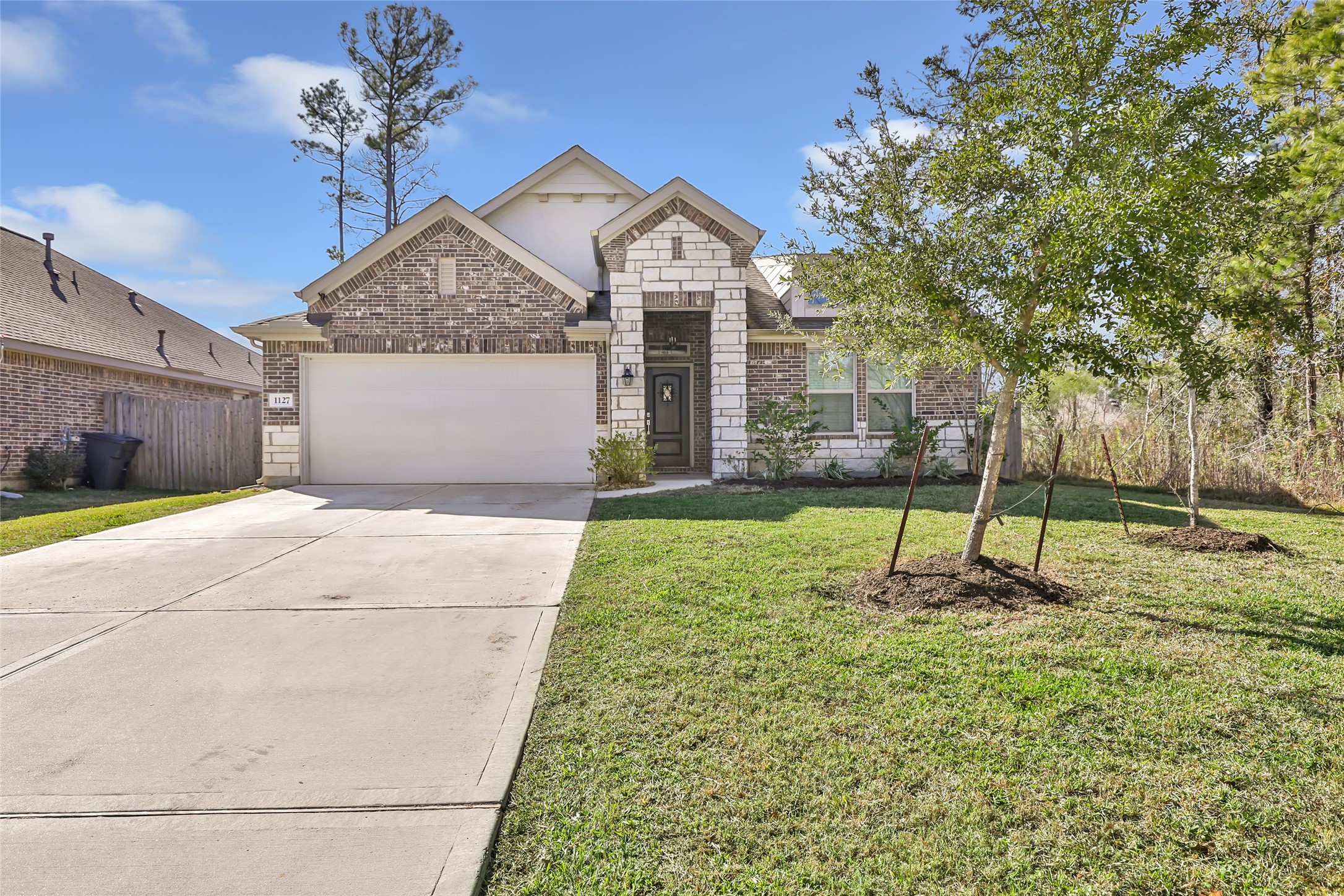 Listing photo 1