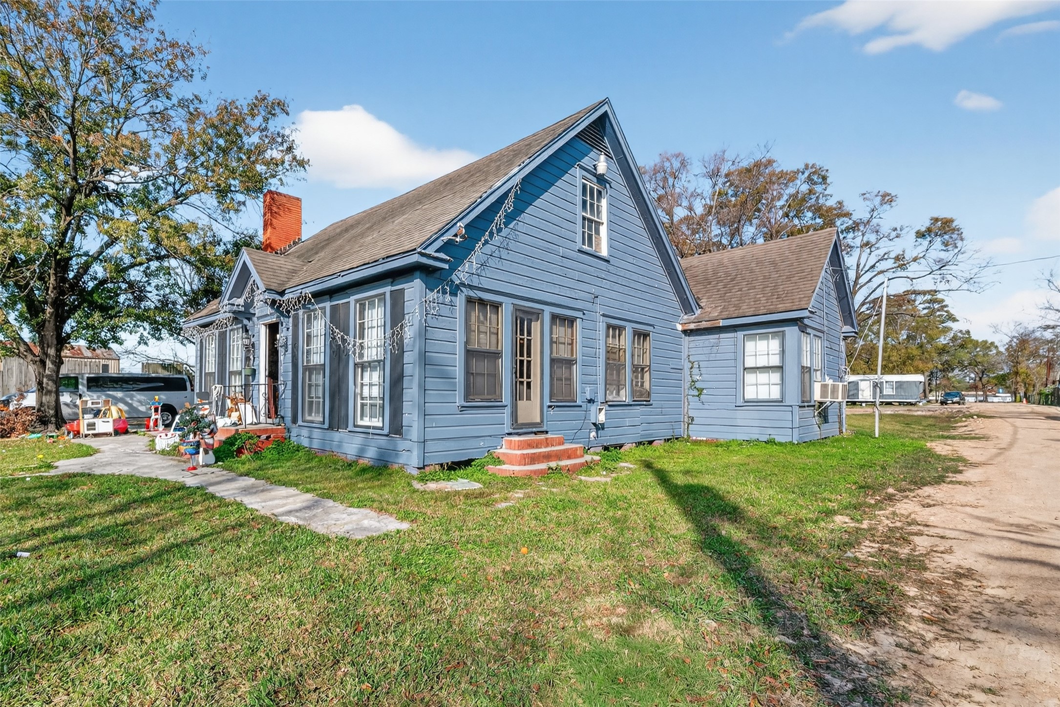 Listing photo 1