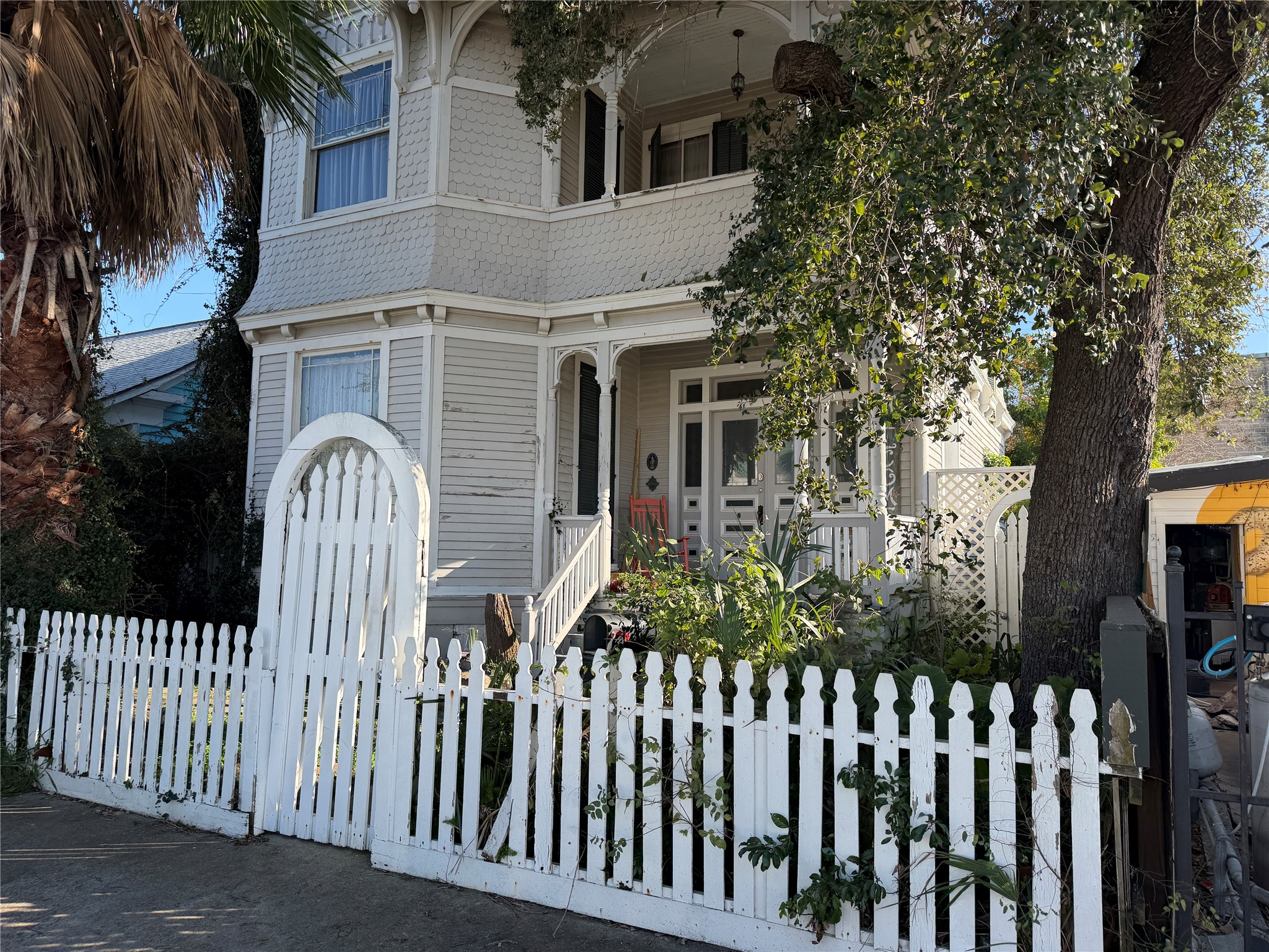 Listing photo 3