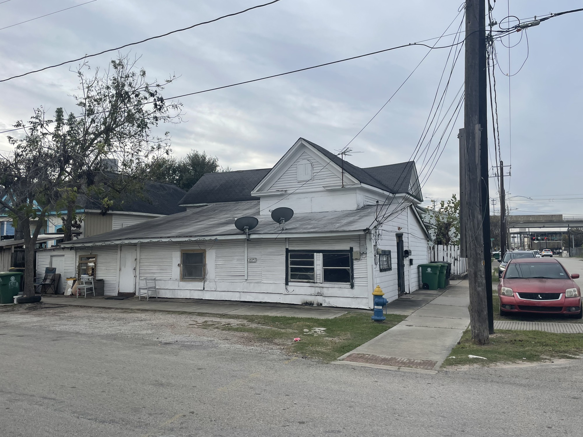 Listing photo 1