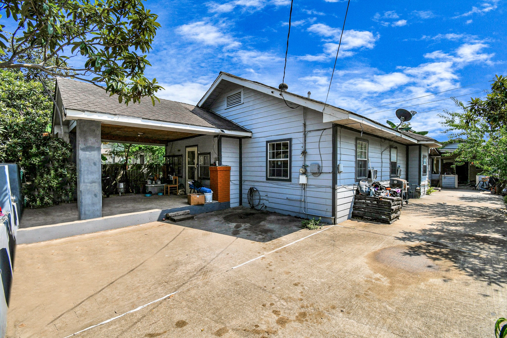 Listing photo 1