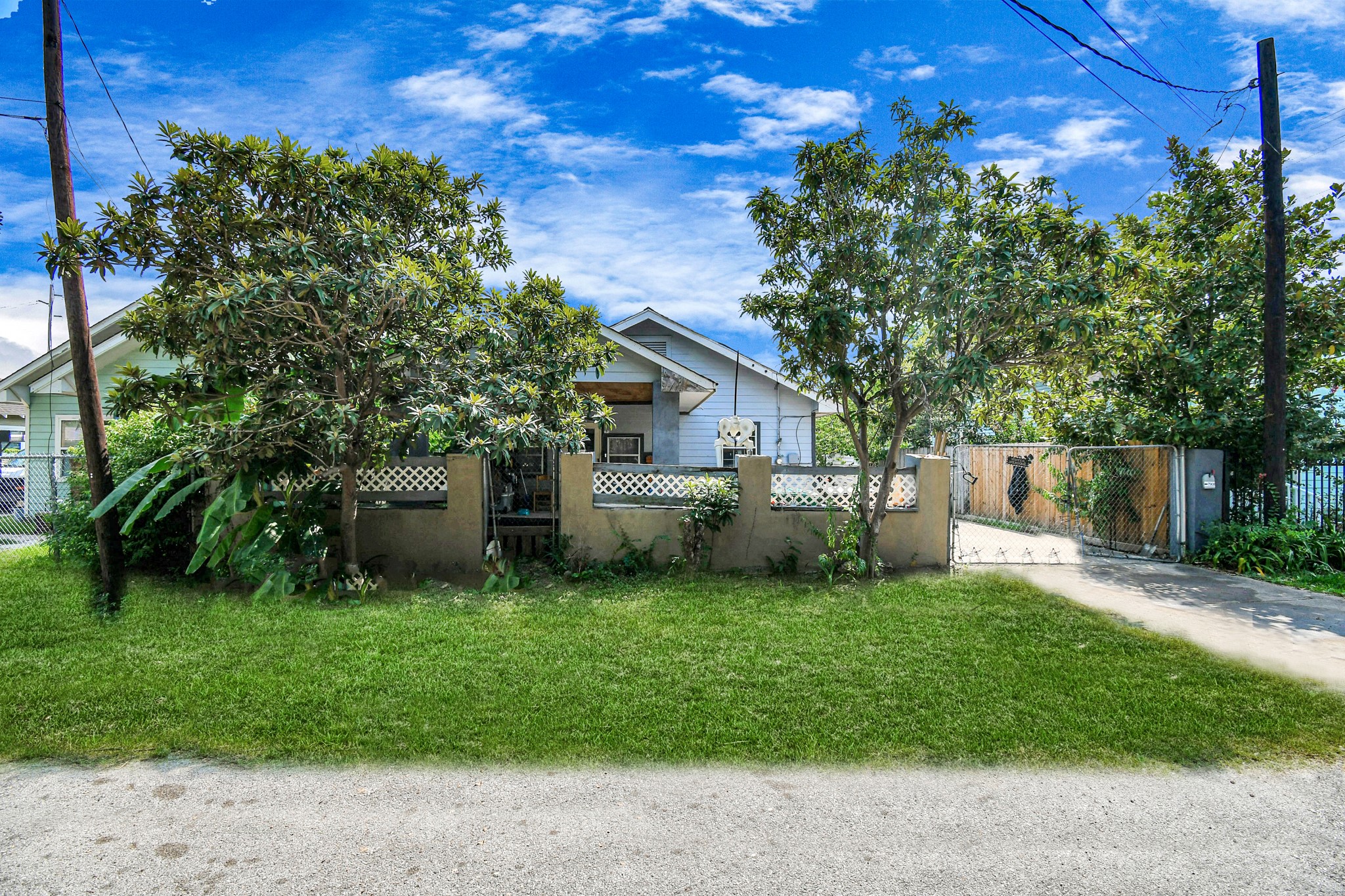 Listing photo 3