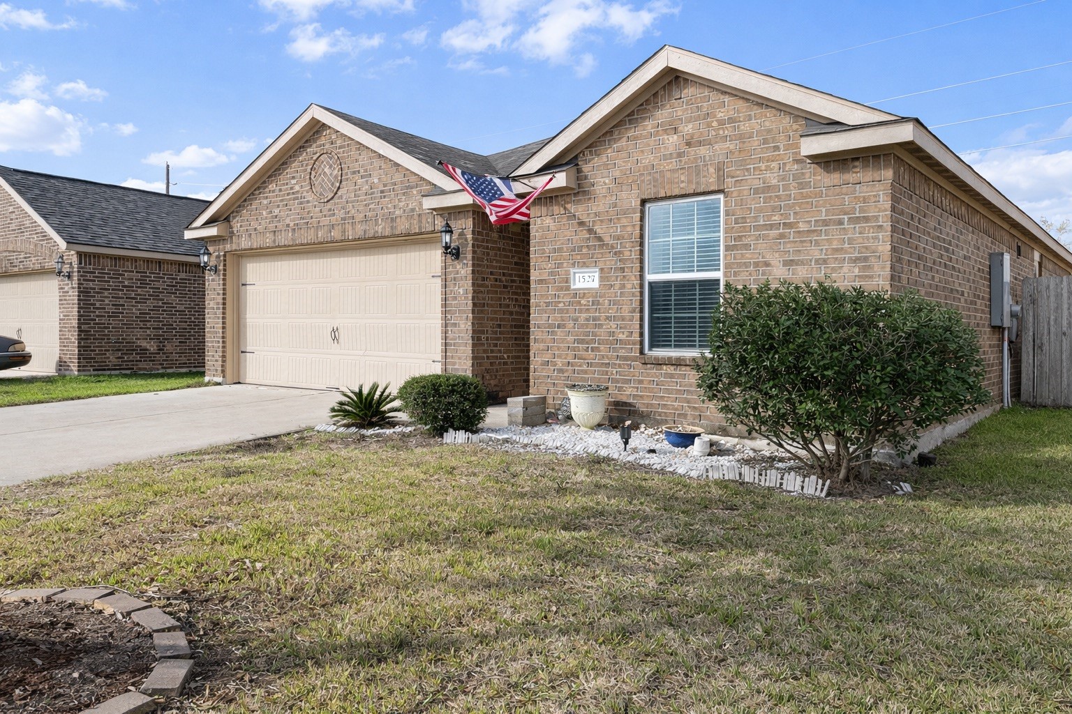 Listing photo 1