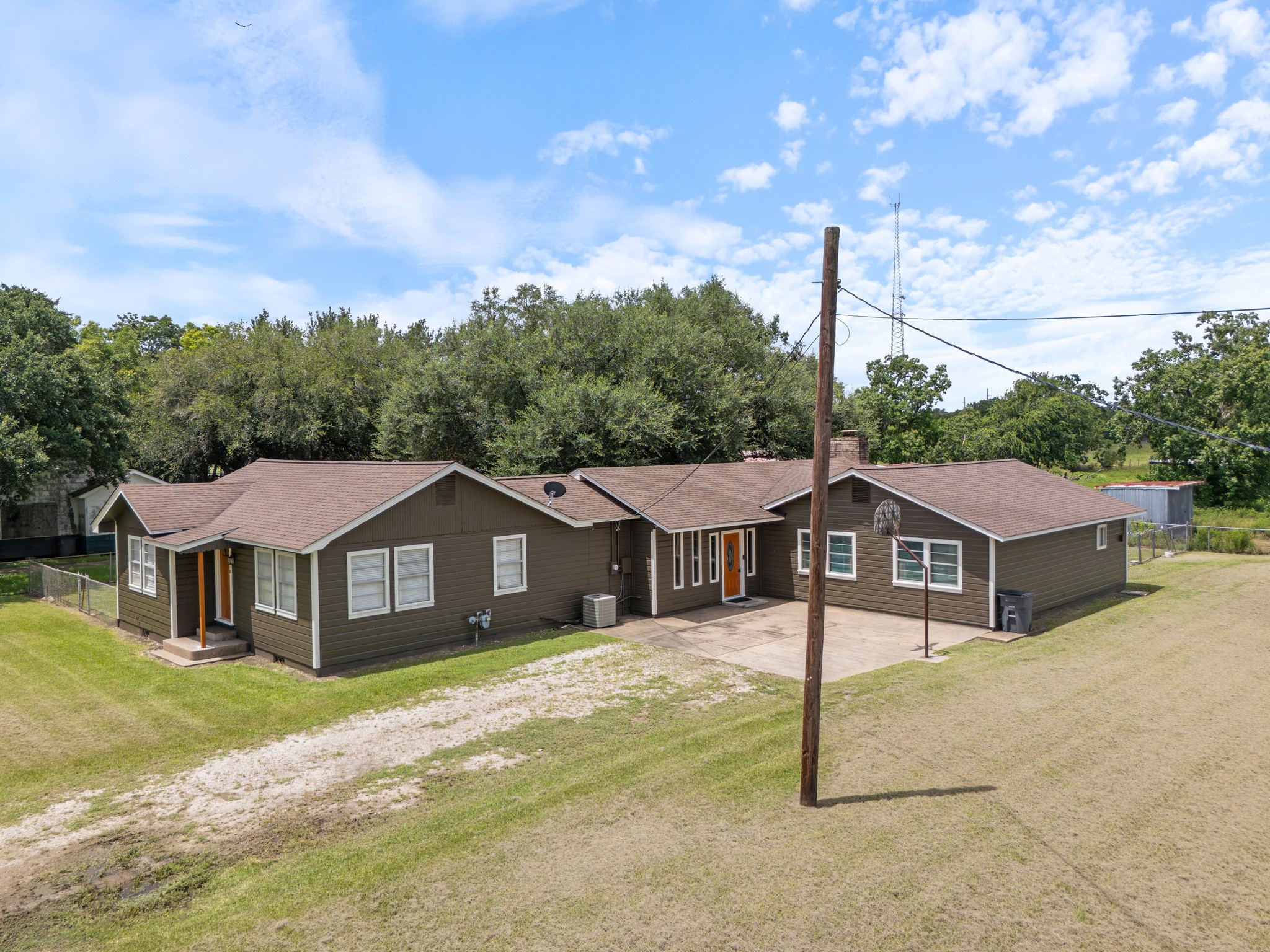 Listing photo 4