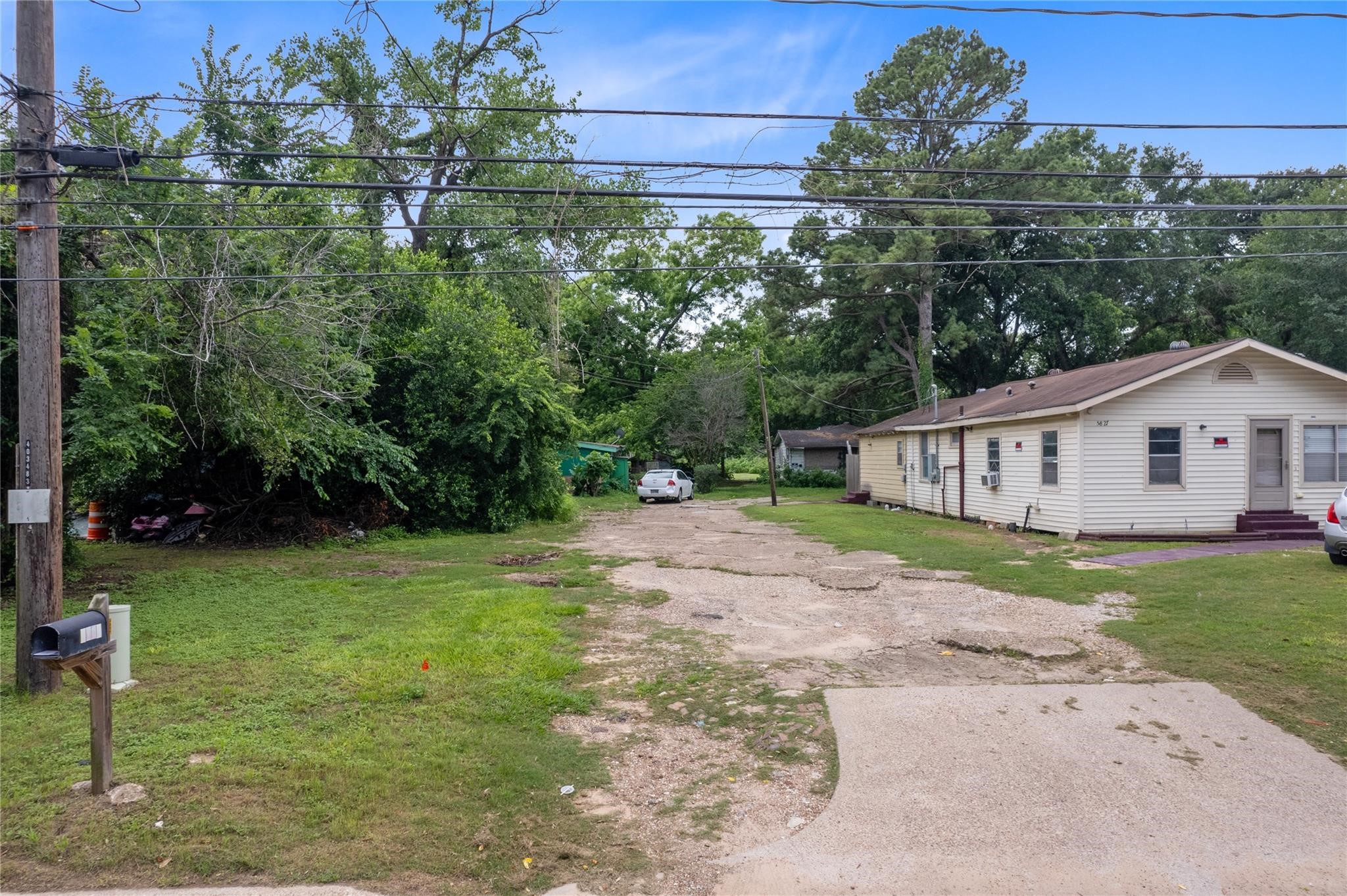 Listing photo 3
