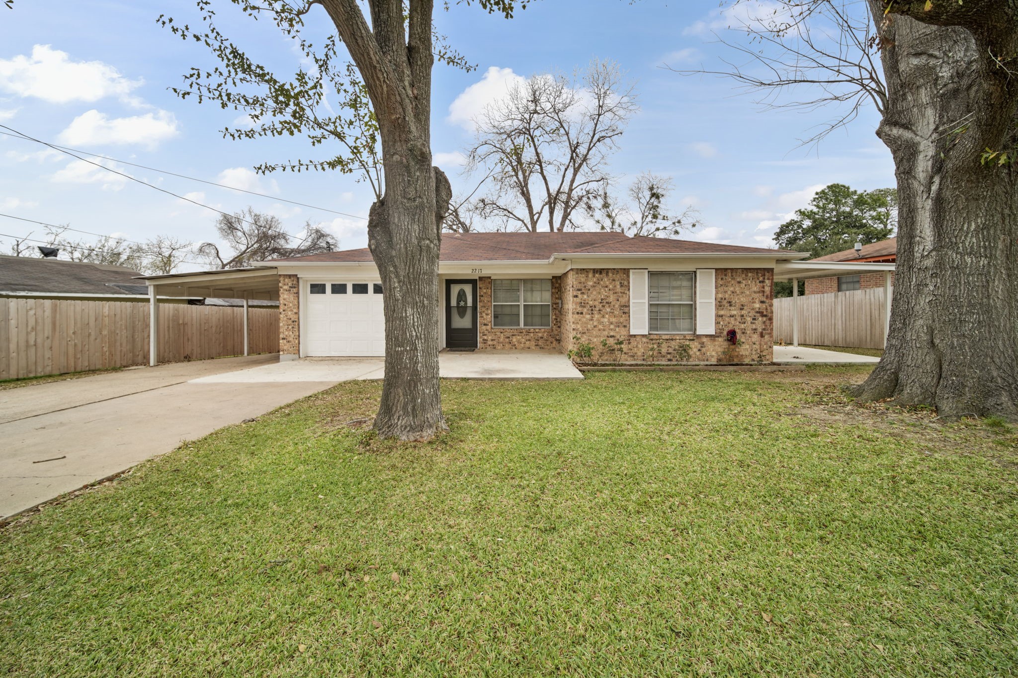 Listing photo 1