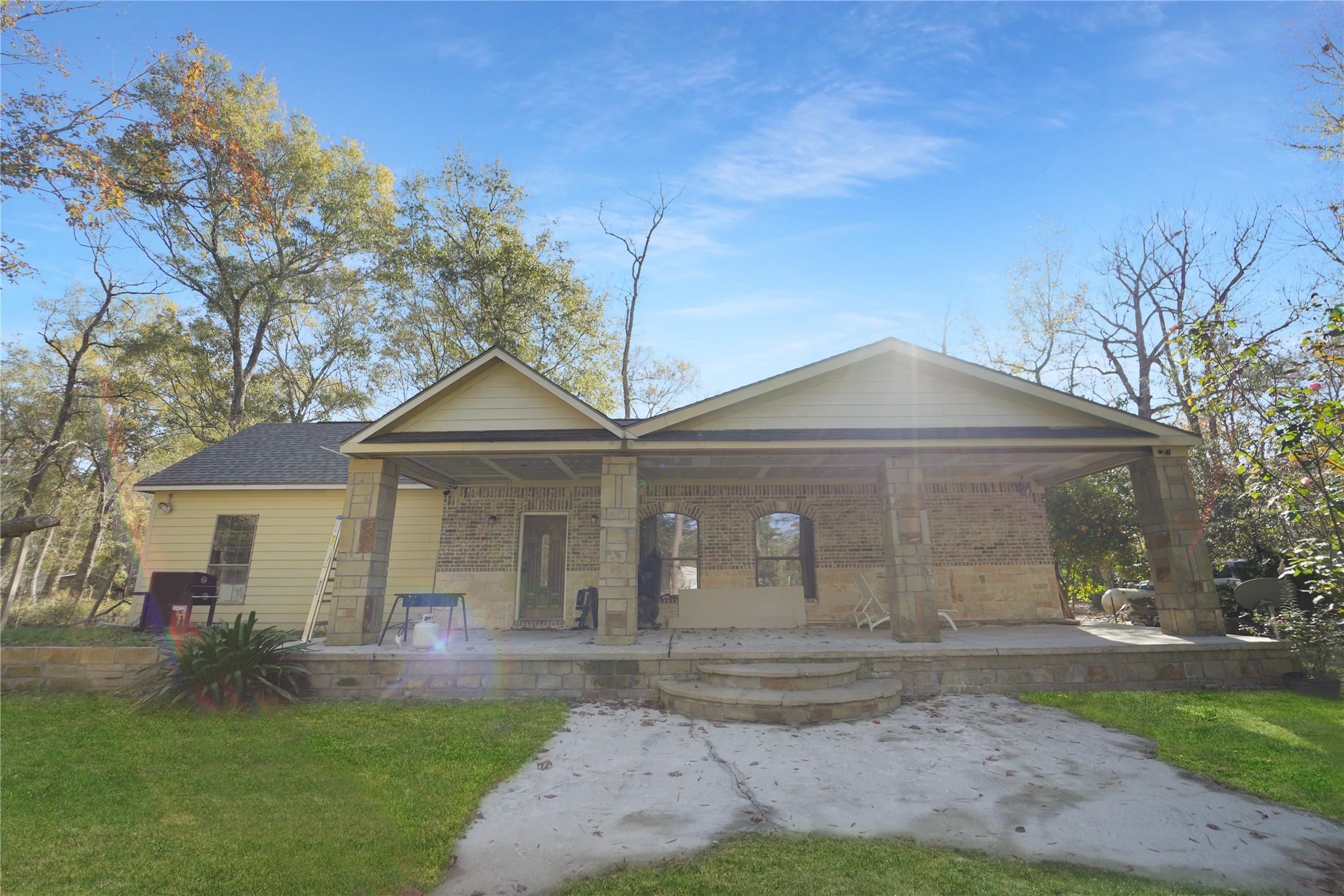 Listing photo 2