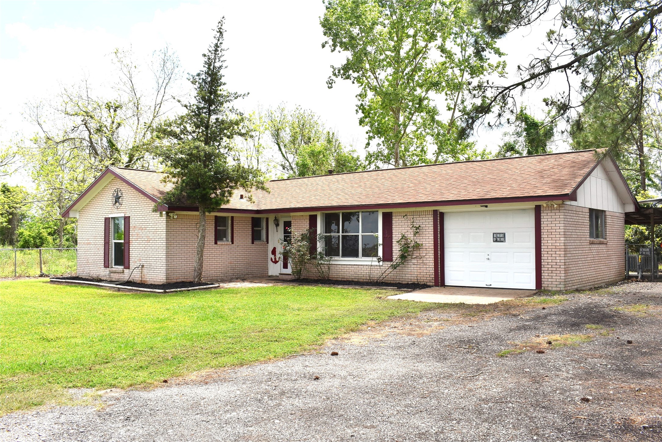 Listing photo 1