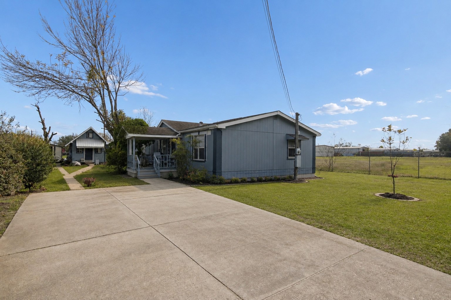 Listing photo 1