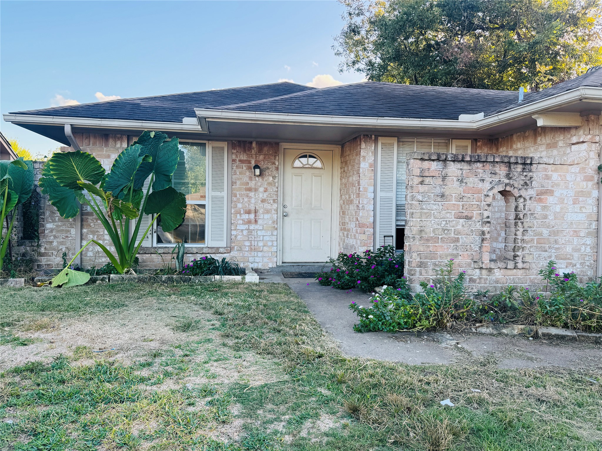 Listing photo 1