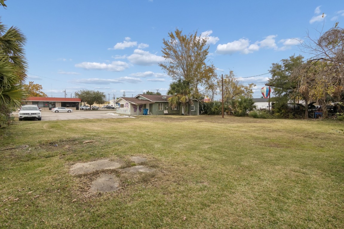 Listing photo 5