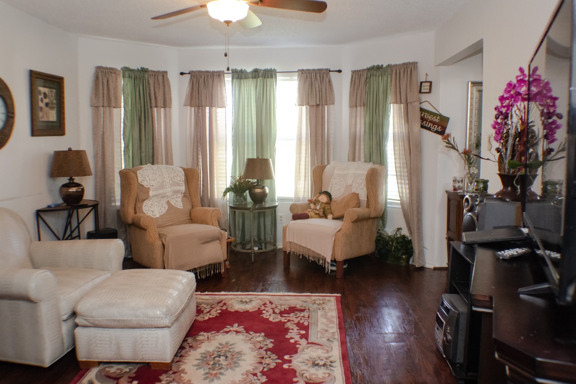 Listing photo 5