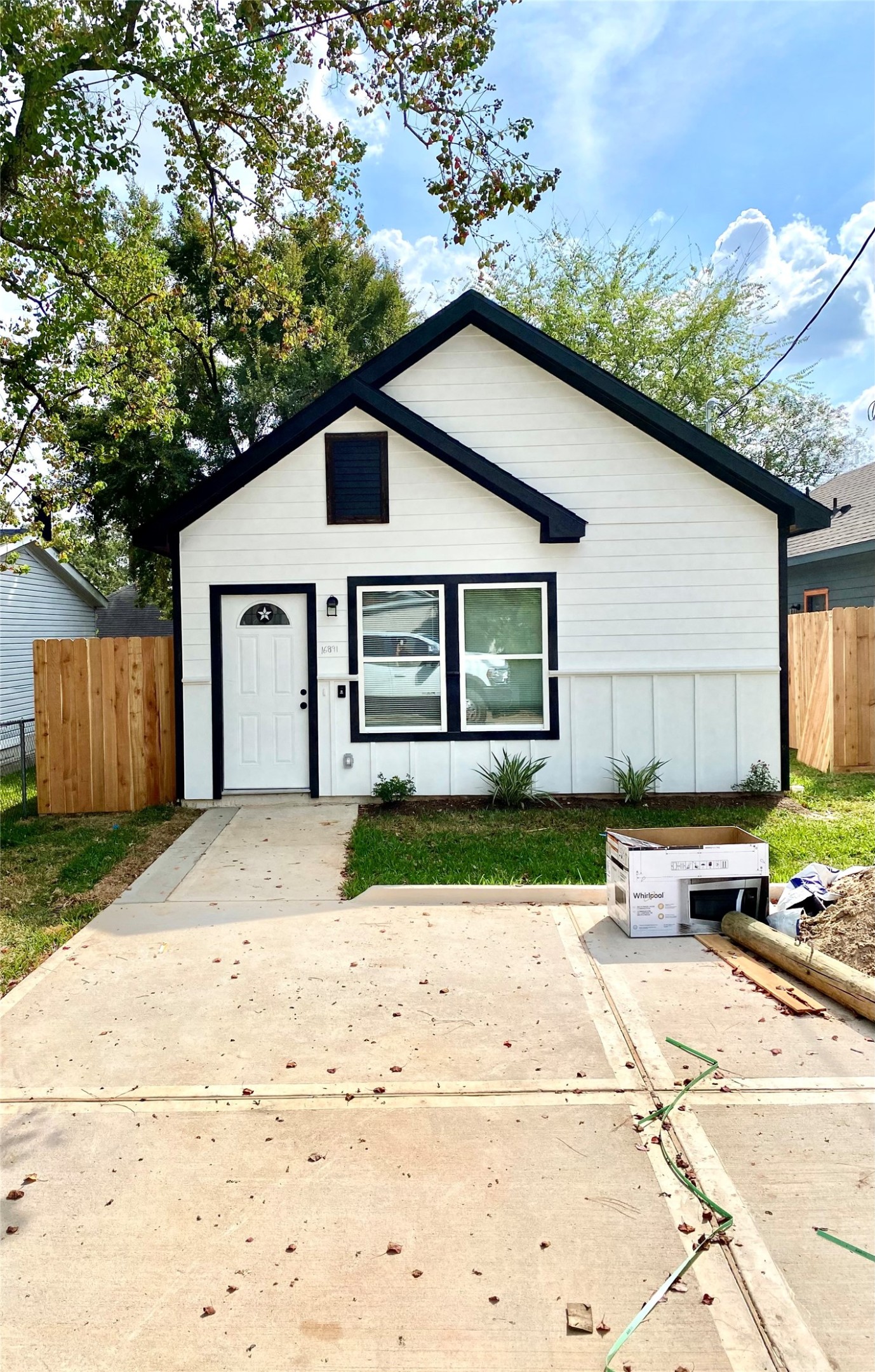 Listing photo 1