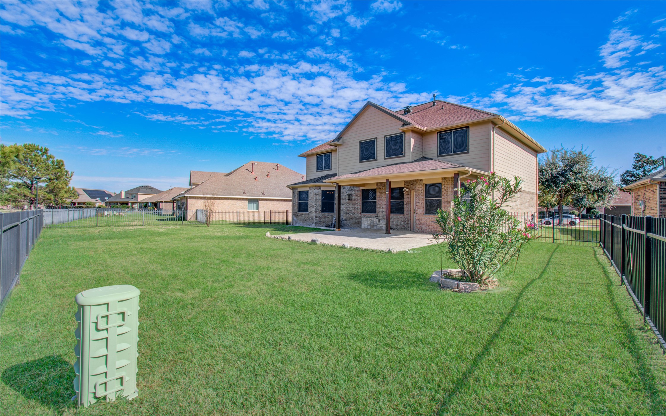 Listing photo 1