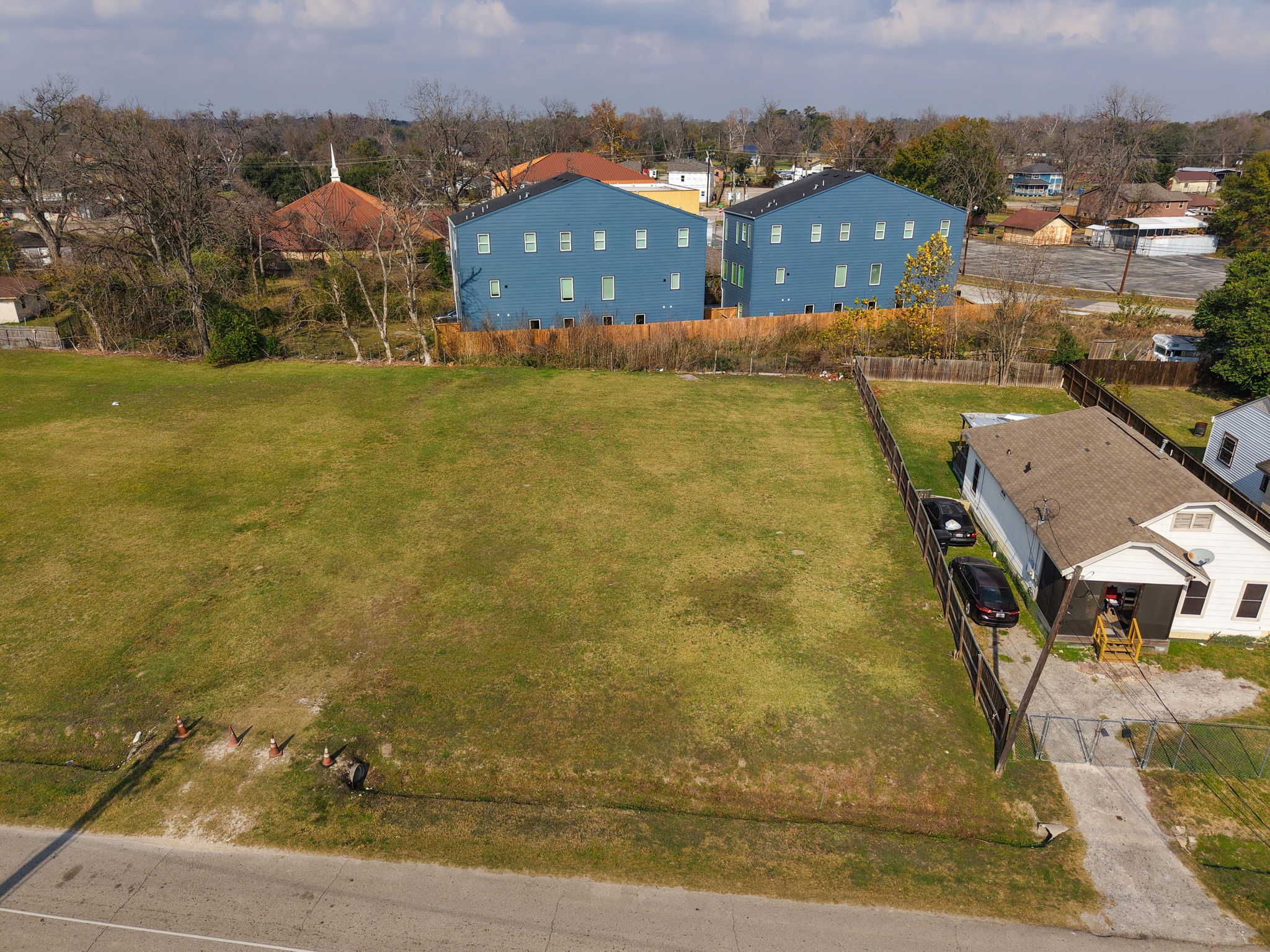Listing photo 1