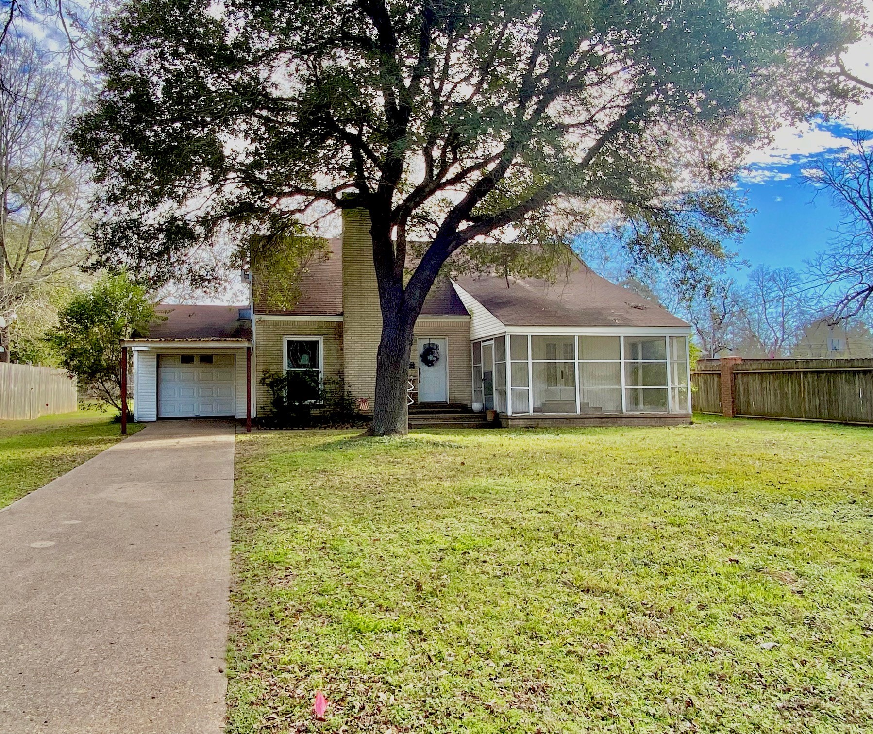 Listing photo 1