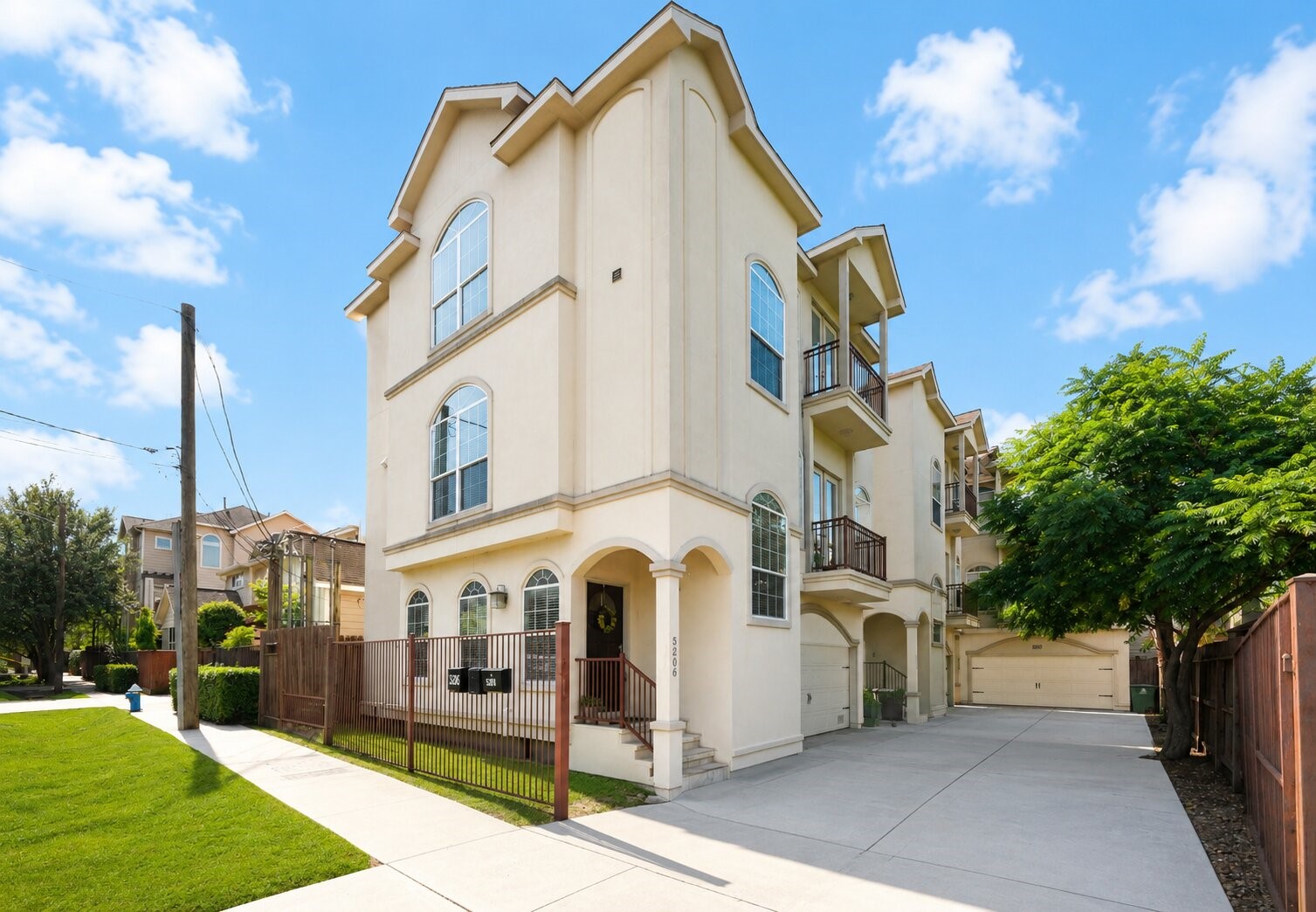 Listing photo 1