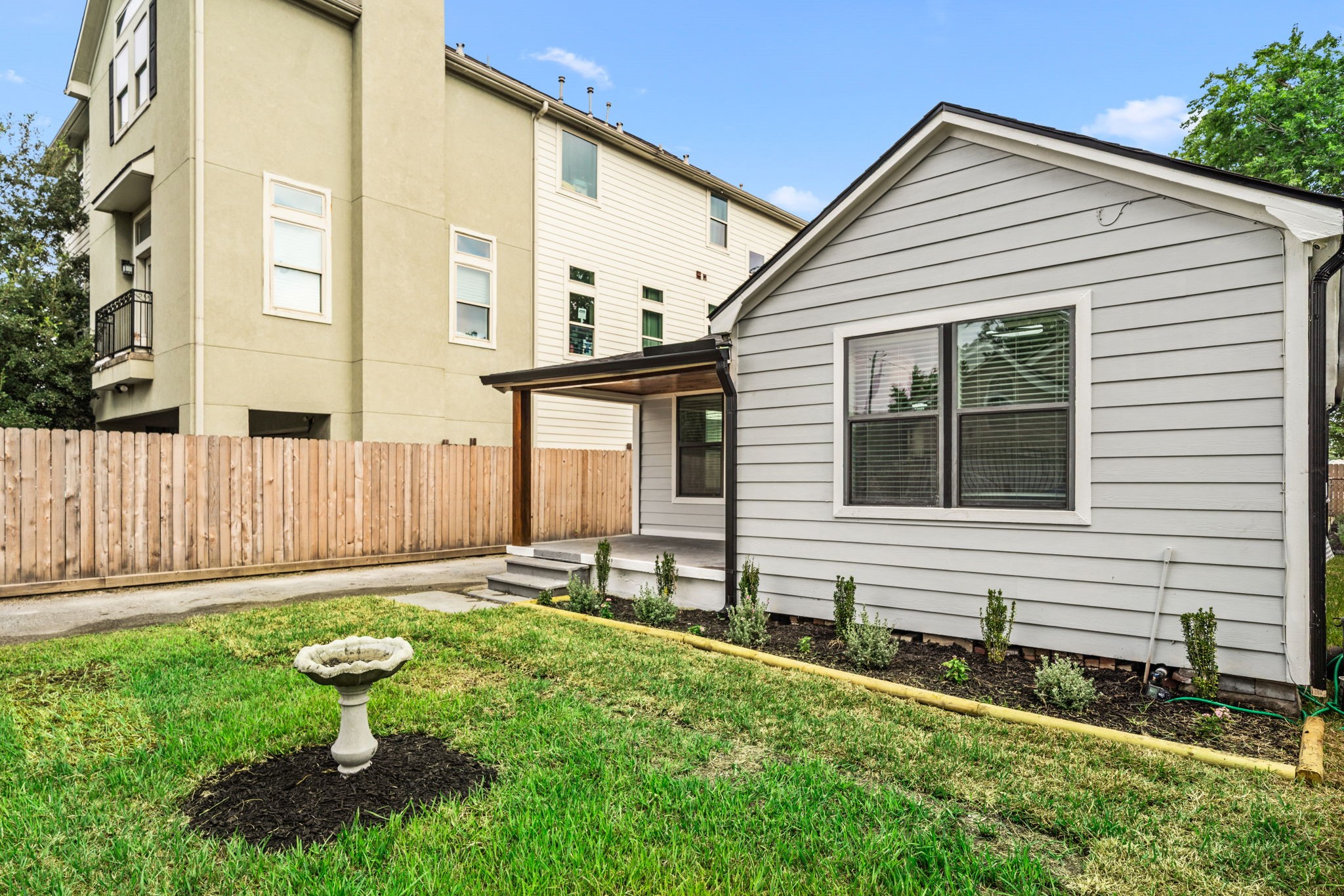 Listing photo 4